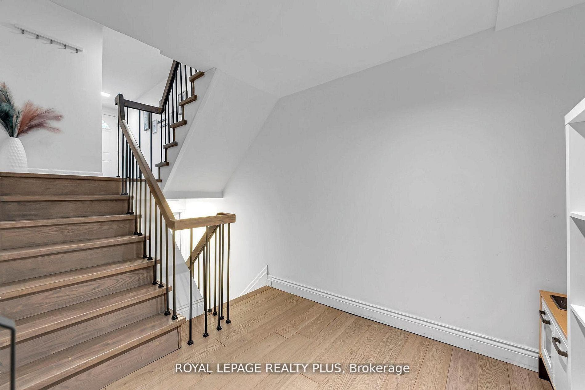 1755 Rathburn Road Unit 20 photo 42