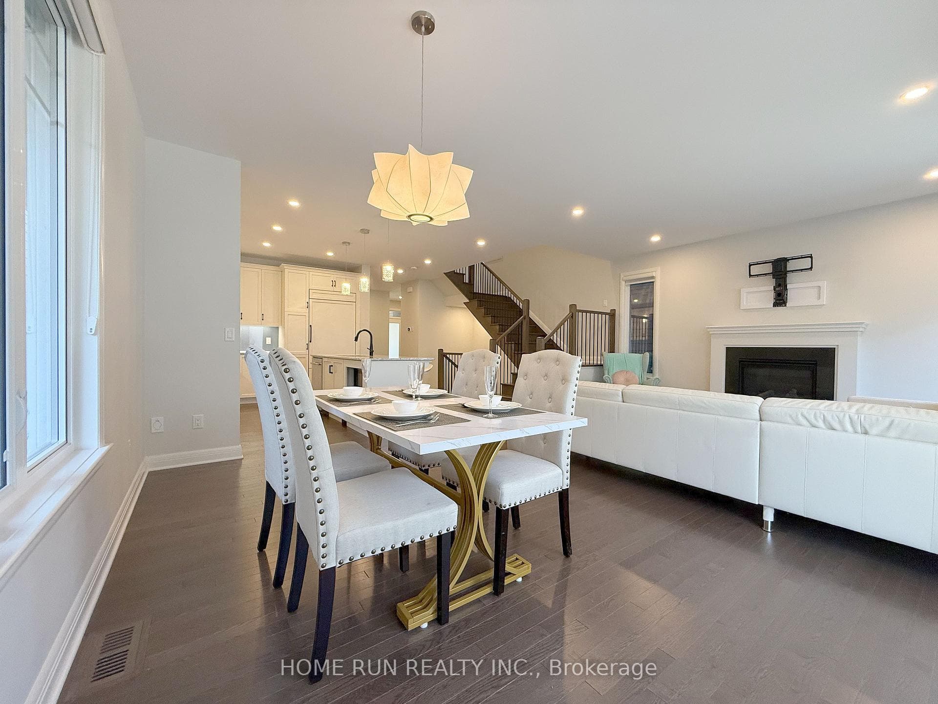 322 Lysander Place photo 18