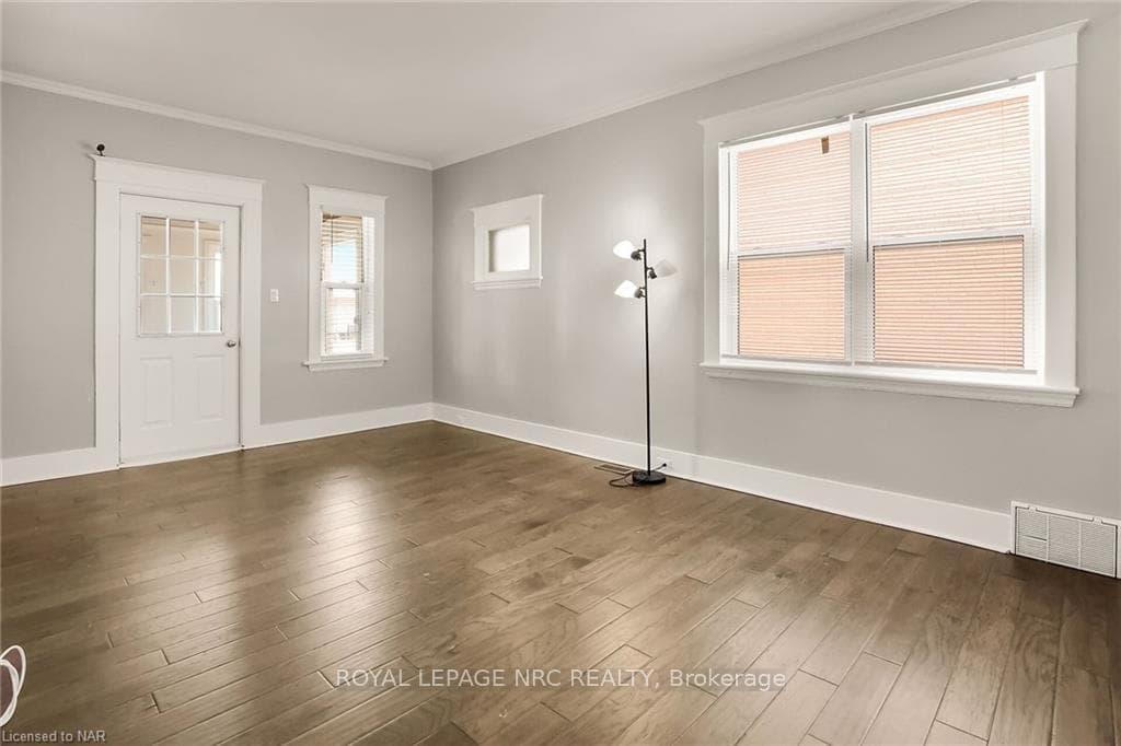 4830 ONTARIO Avenue photo 4