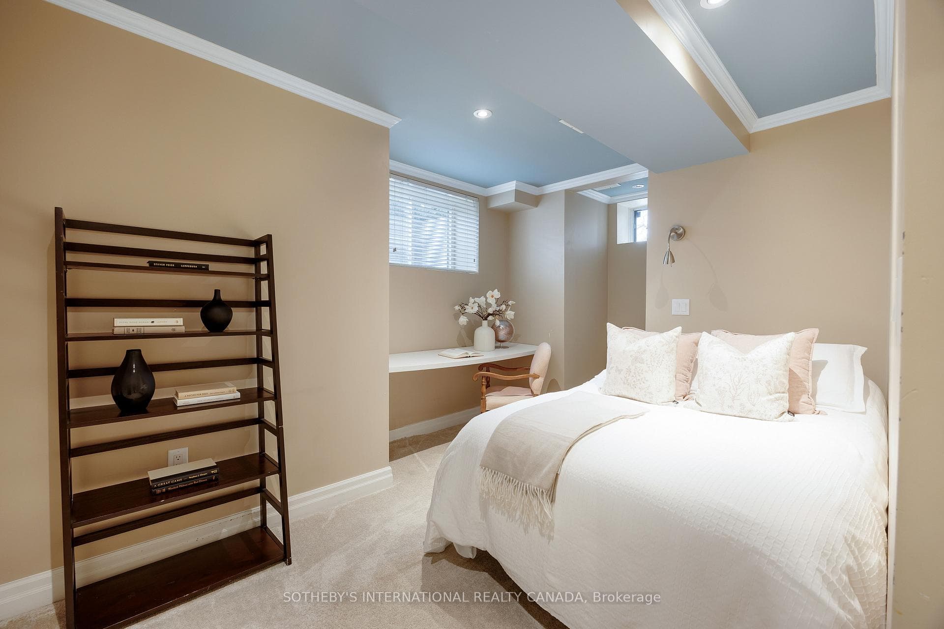 37 Thompson Avenue photo 41