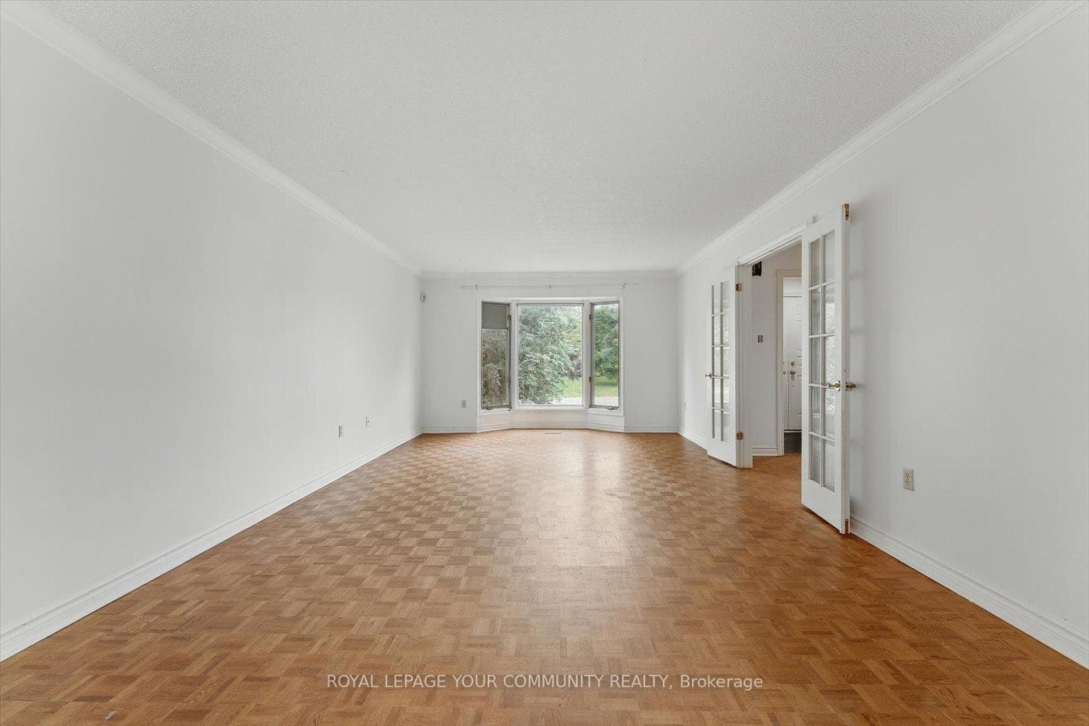 207 Burns Boulevard photo 10