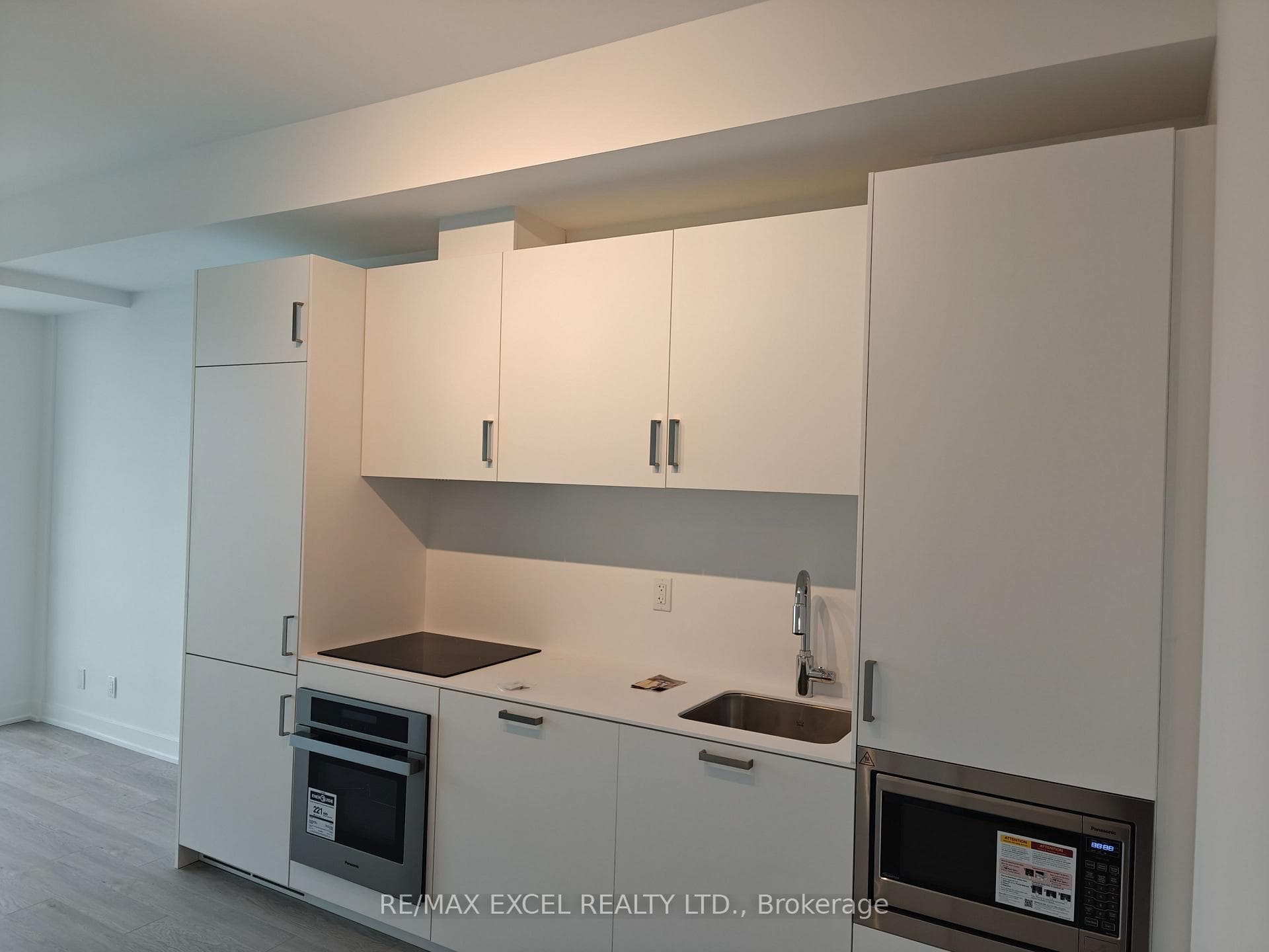 88 Queen Street Unit 4912 photo 7