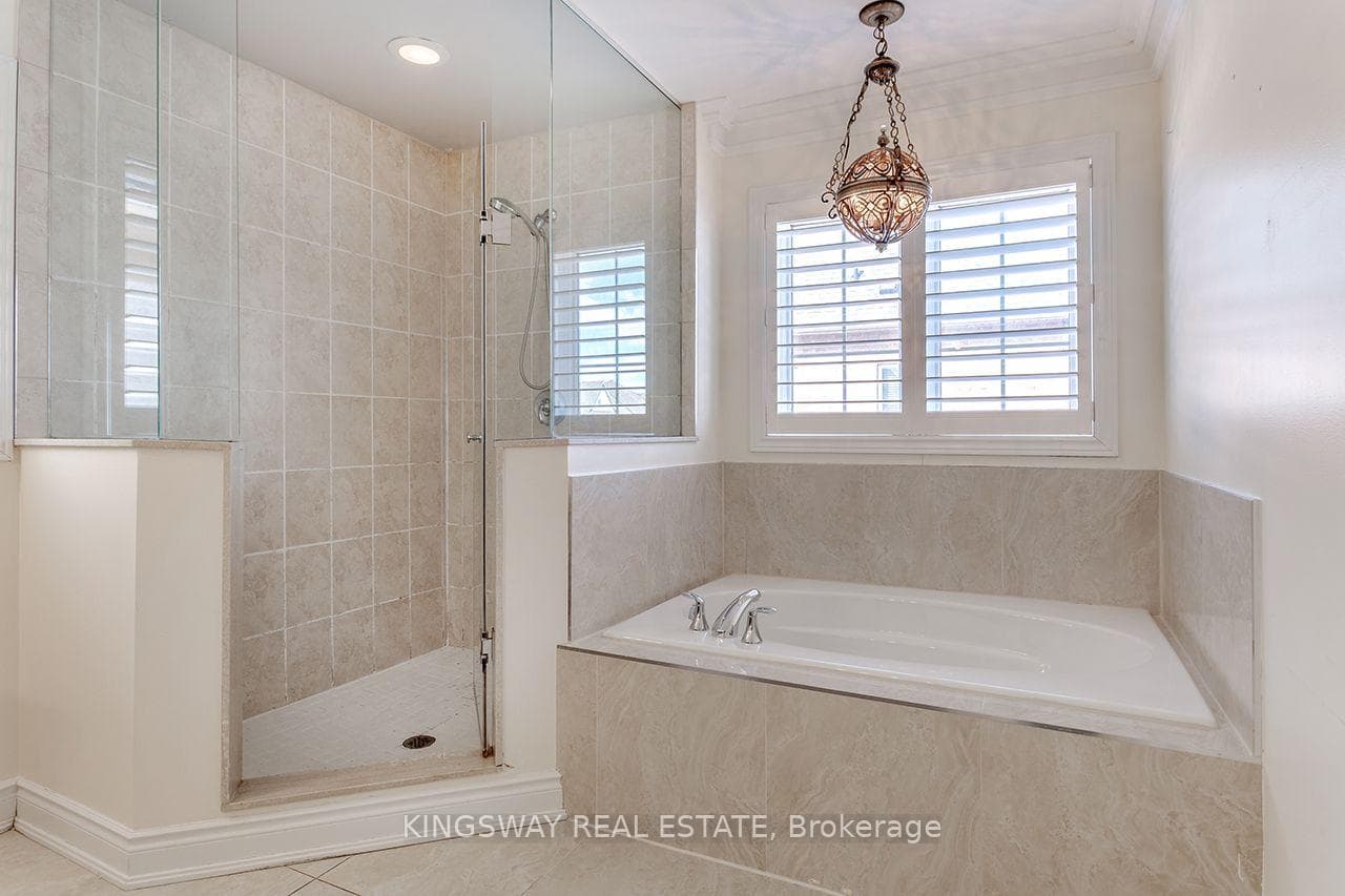 9 Scotchmere Crescent photo 24