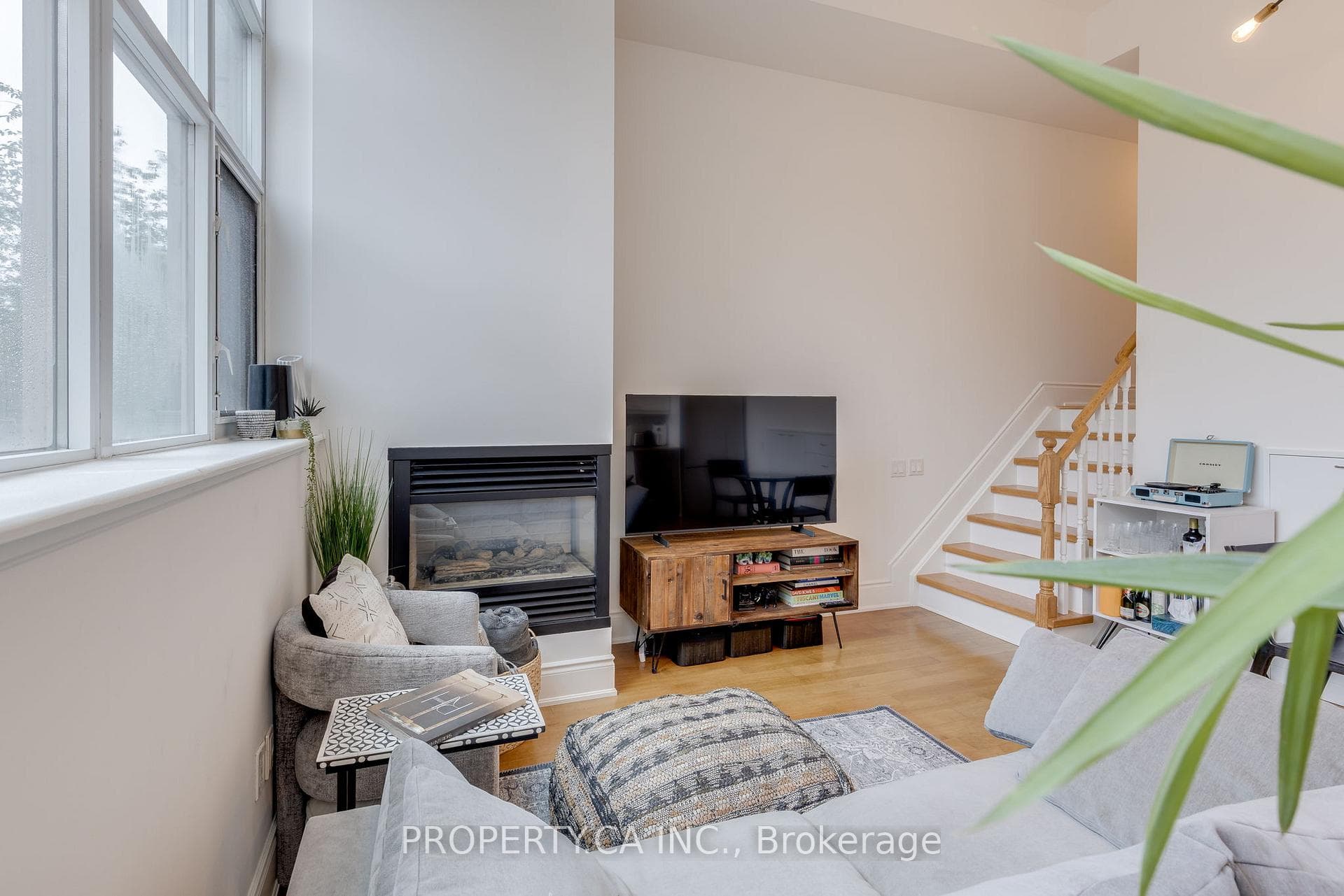 437 Roncesvalles Avenue Unit 211 photo 11