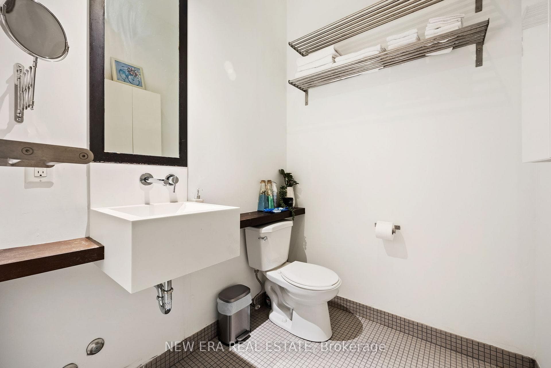 915 King Street Unit 307 photo 25