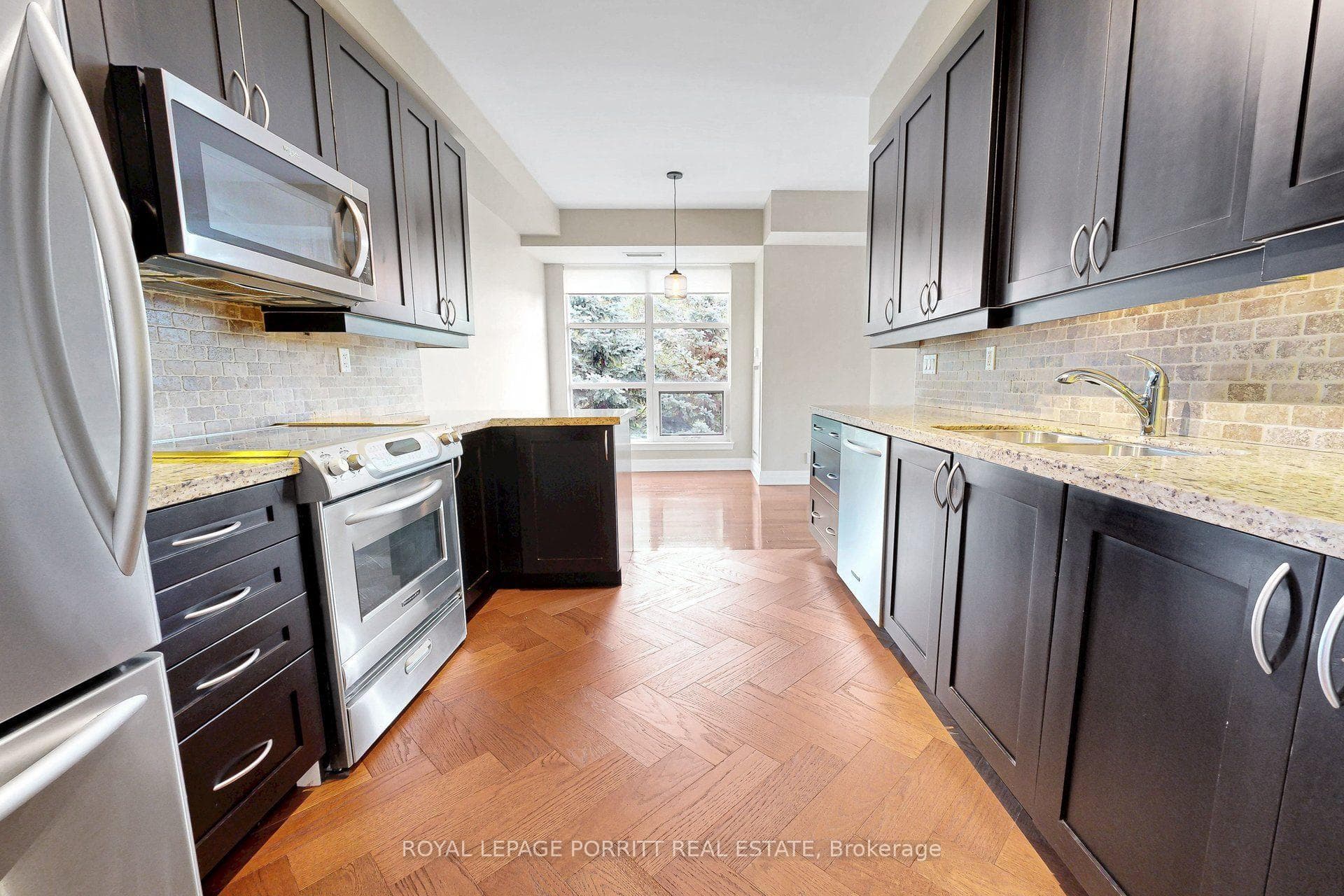 9 Burnhamthorpe Crescent Unit 309 photo 8