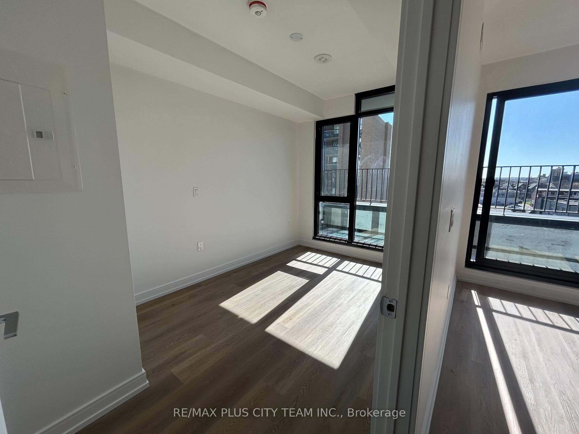 1 Jarvis Street Unit 527 photo 12