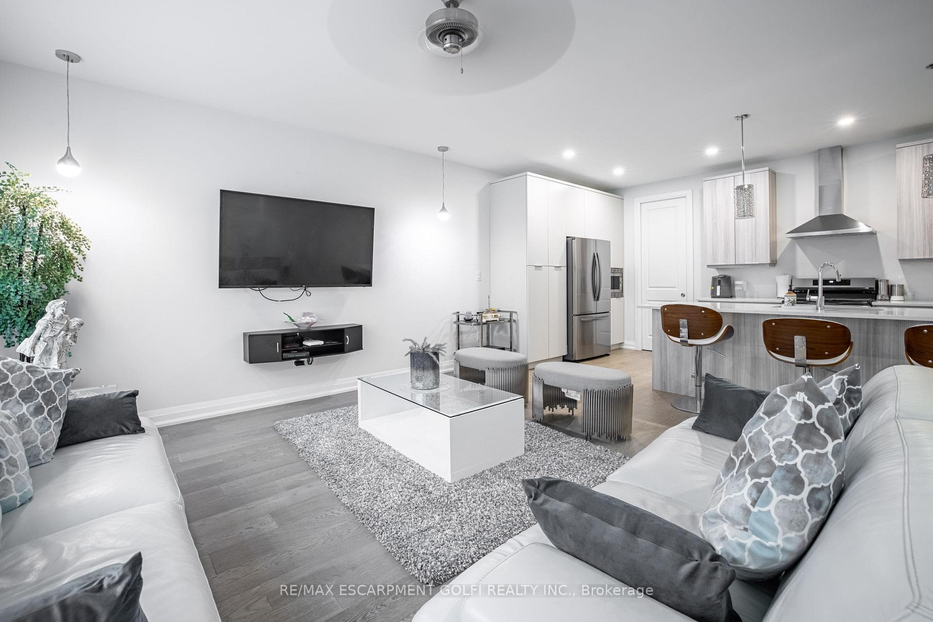9150 Willoughby Drive Unit 20 photo 16