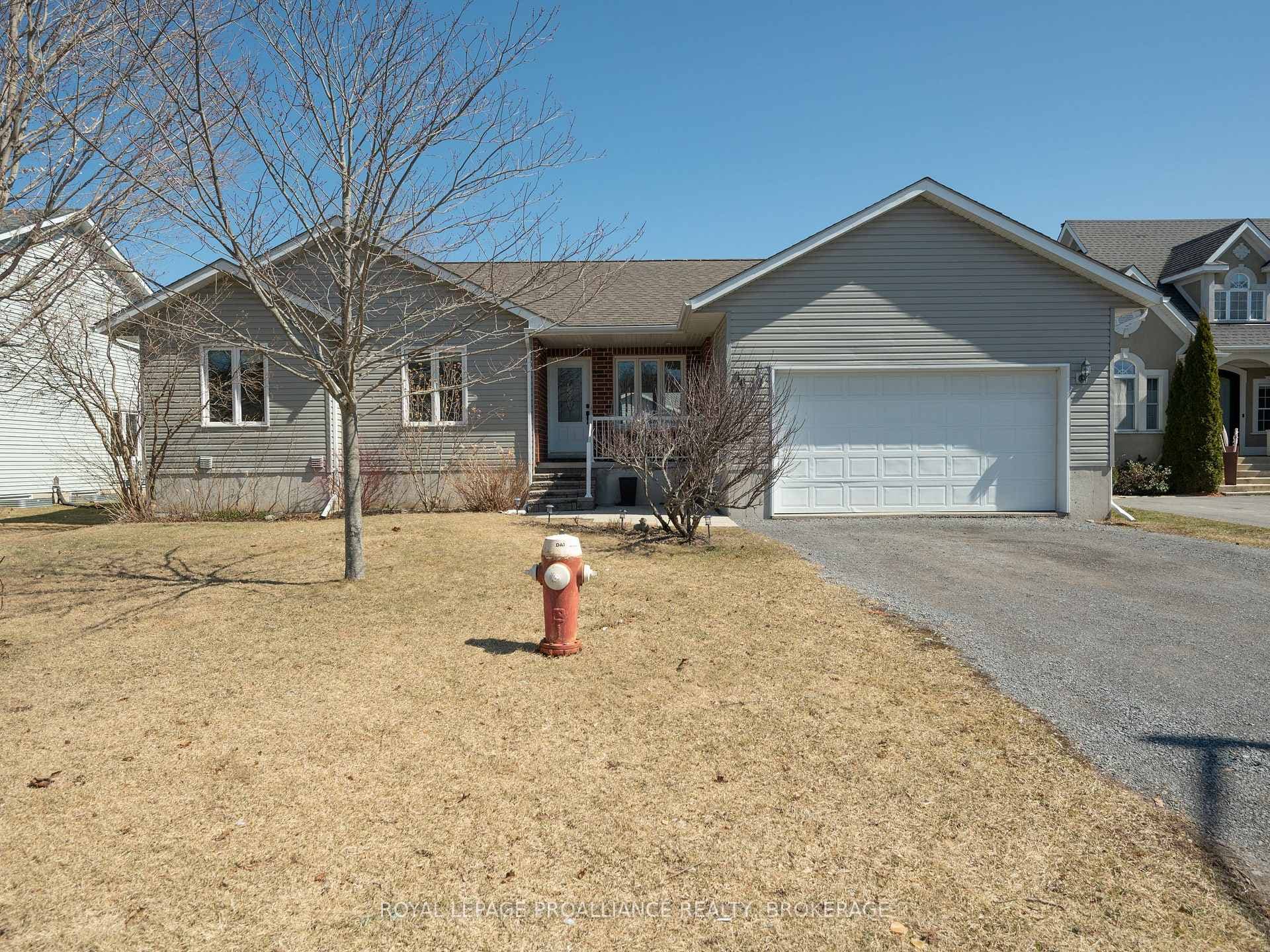 66 Davey Crescent photo 1