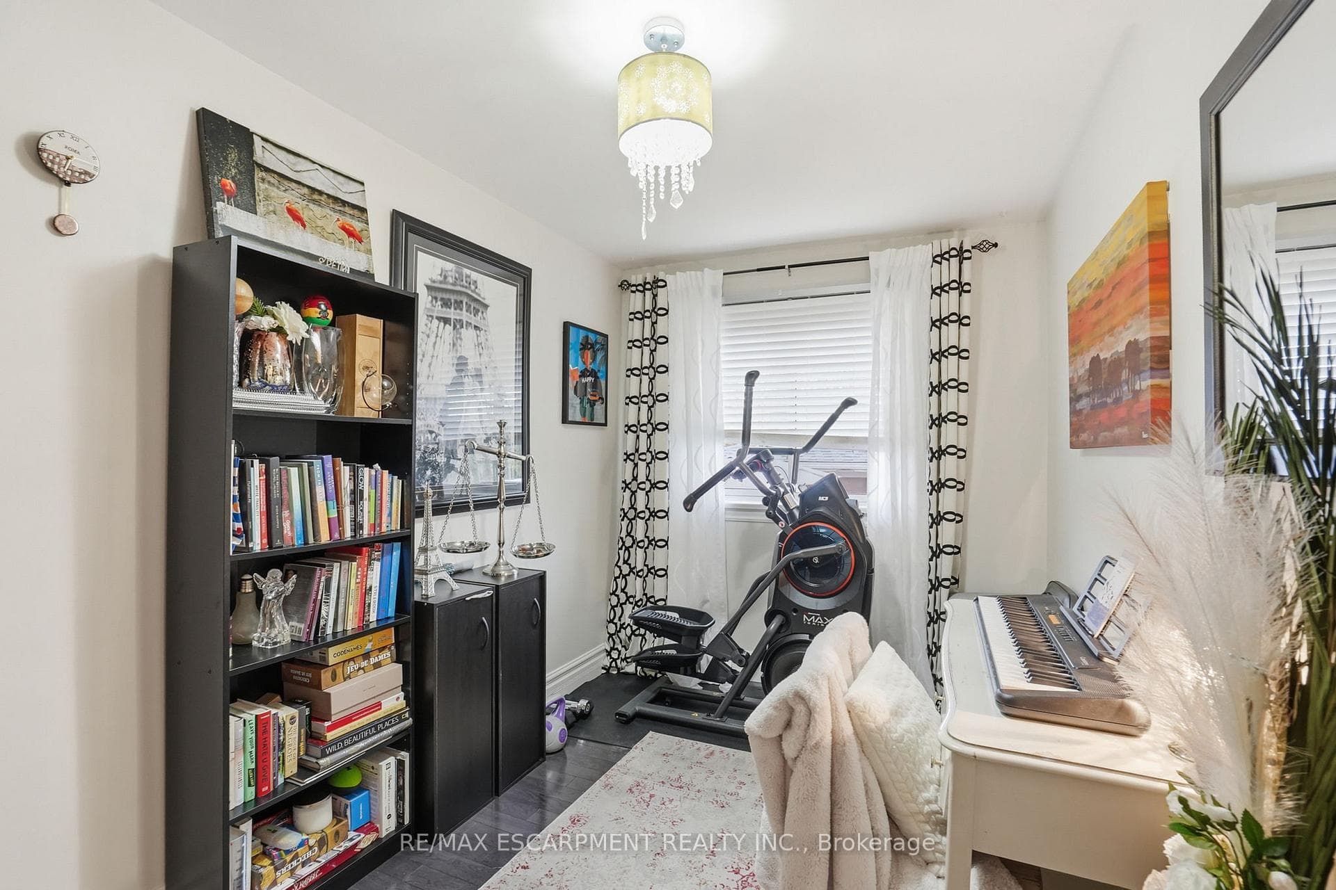 101 Organ Crescent photo 27