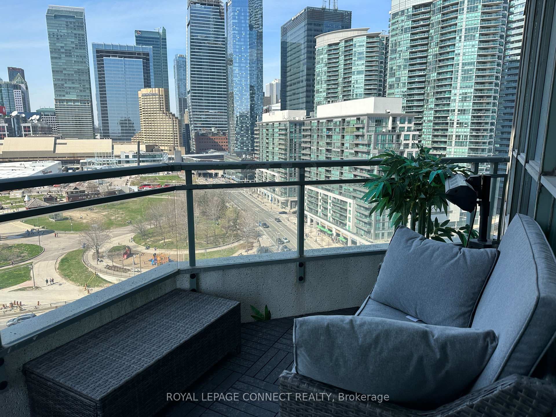 228 Queens Quay Unit 1811 photo 22