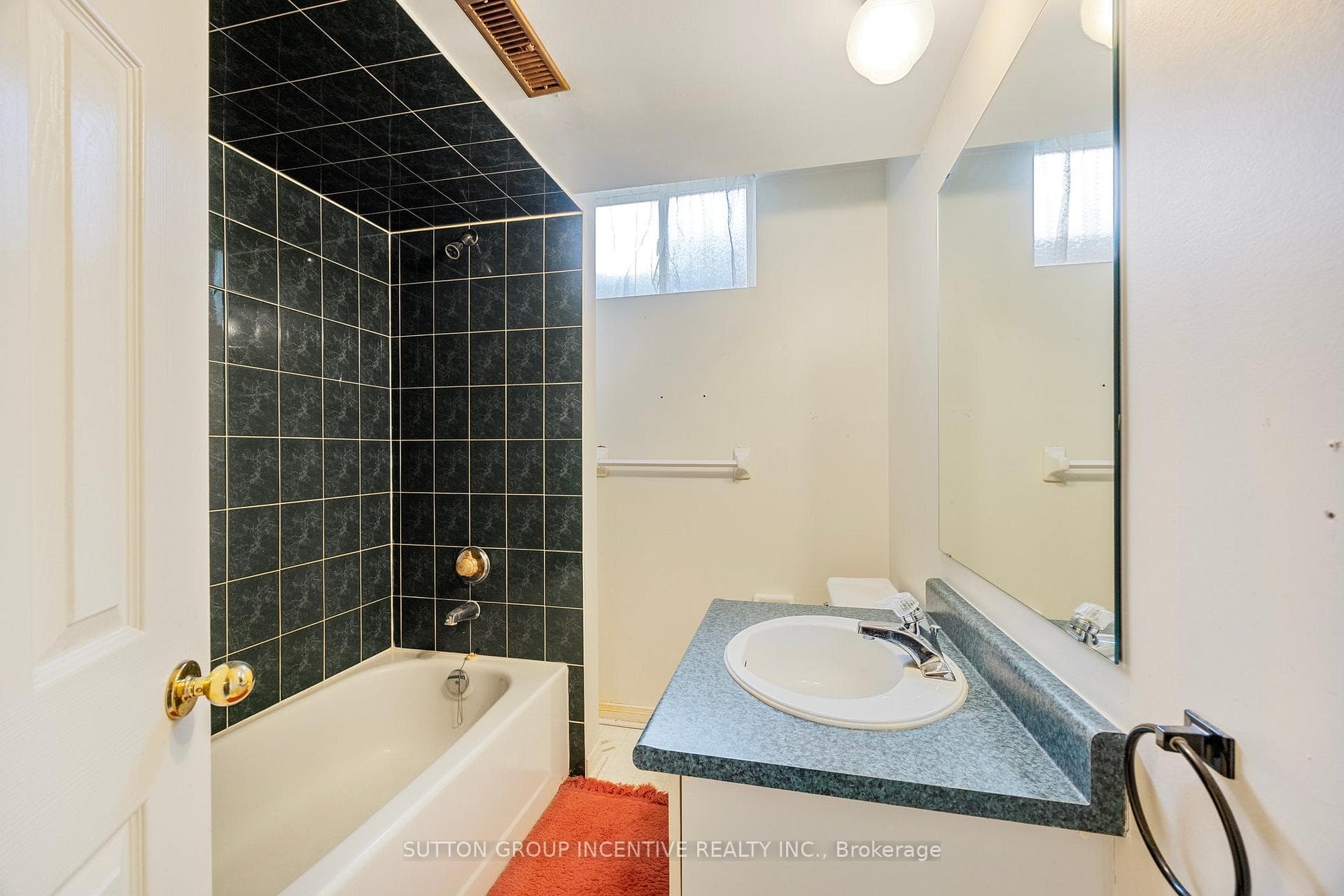 169 Livingstone Street photo 40