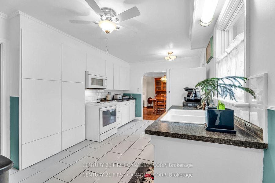 648 Westwood Drive photo 14