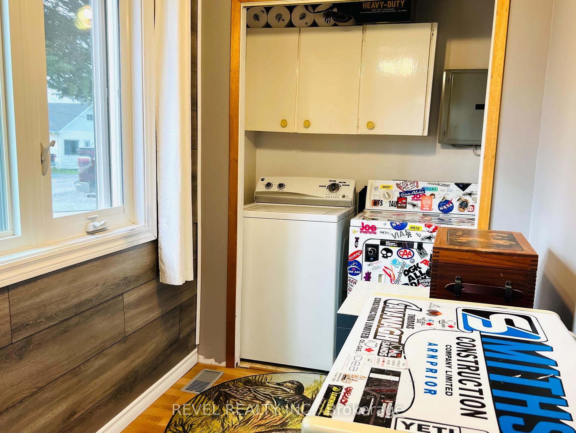 246 Laidlaw Street photo 10