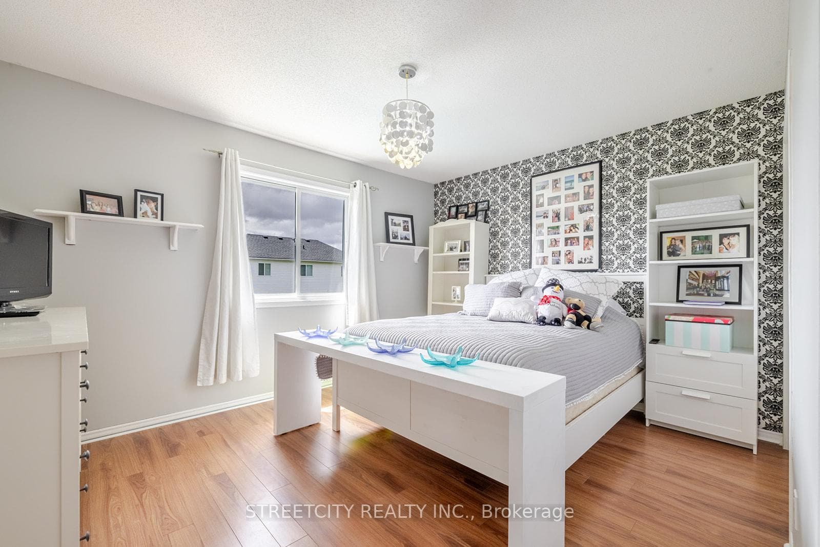 226 Andrea Crescent photo 25