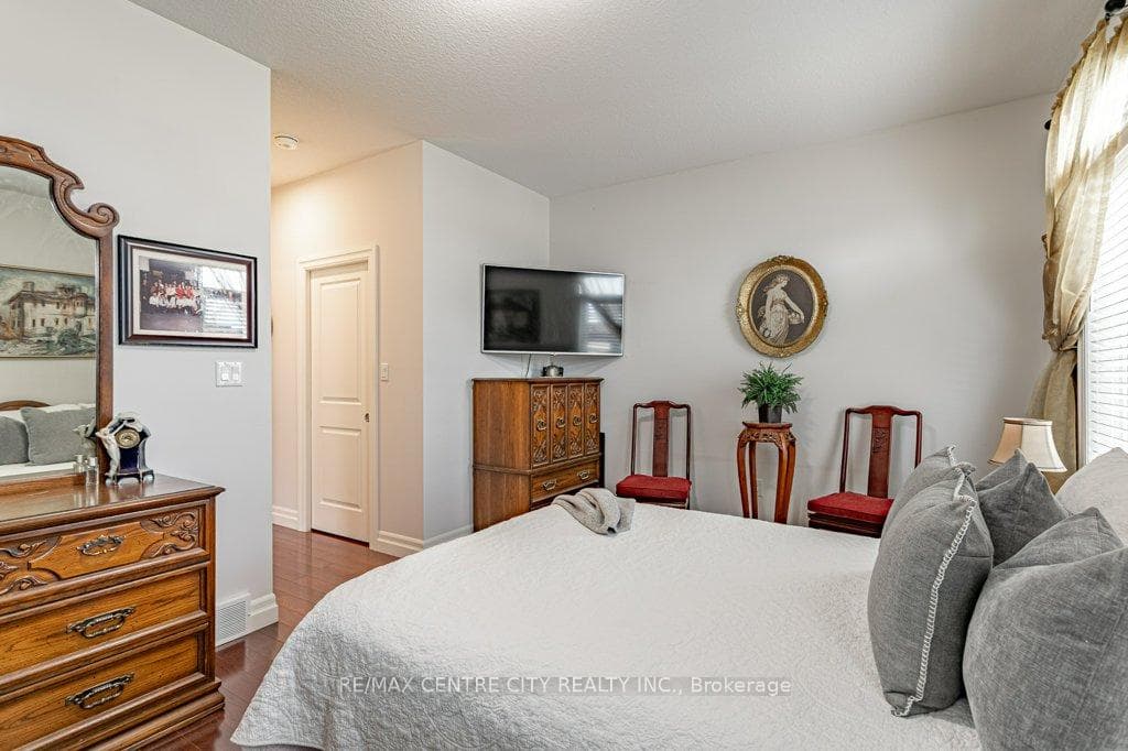 26 Elwood Street photo 21
