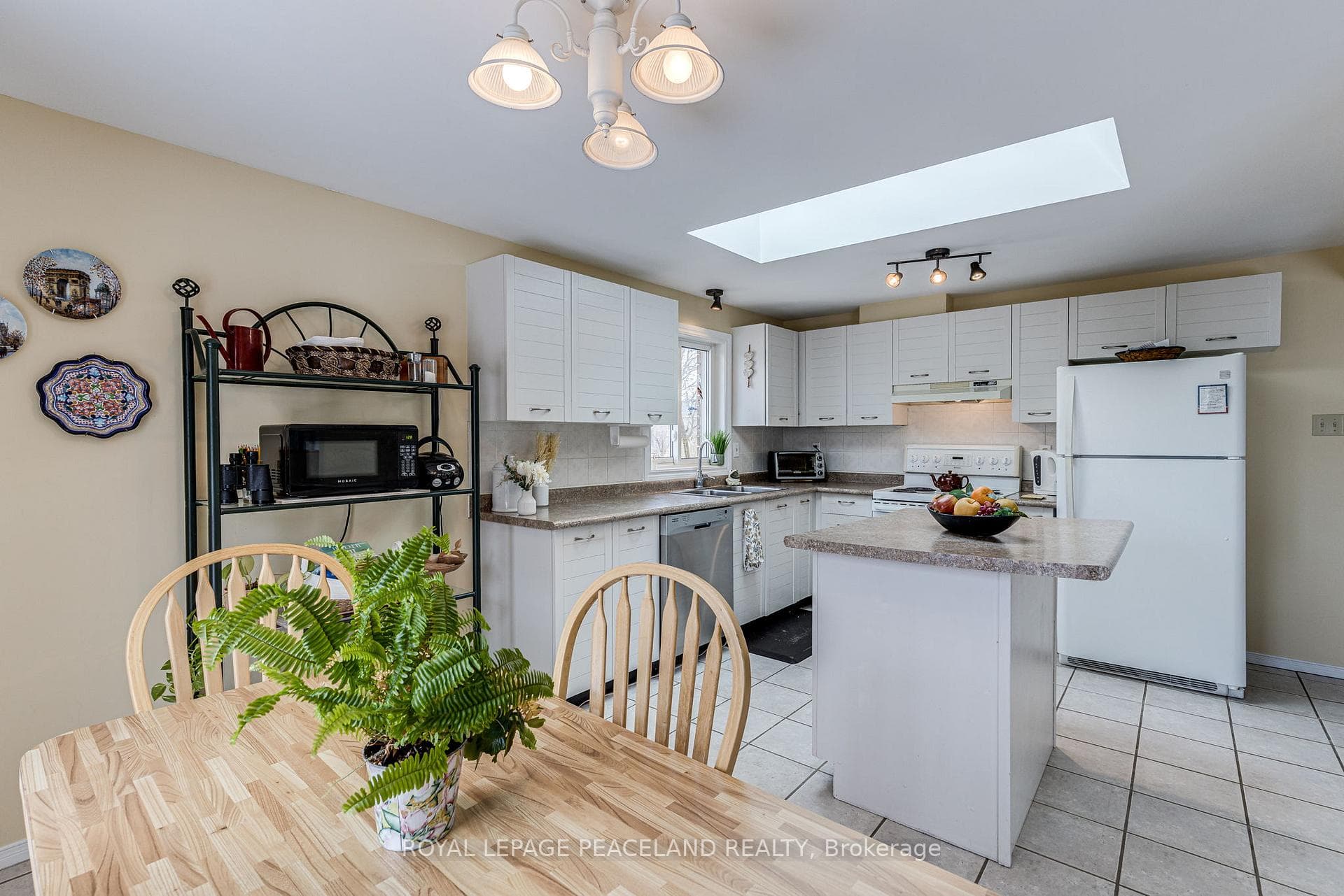 284 Livingstone Street photo 18