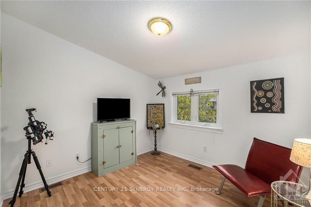 4 STRATHCONA Street photo 22