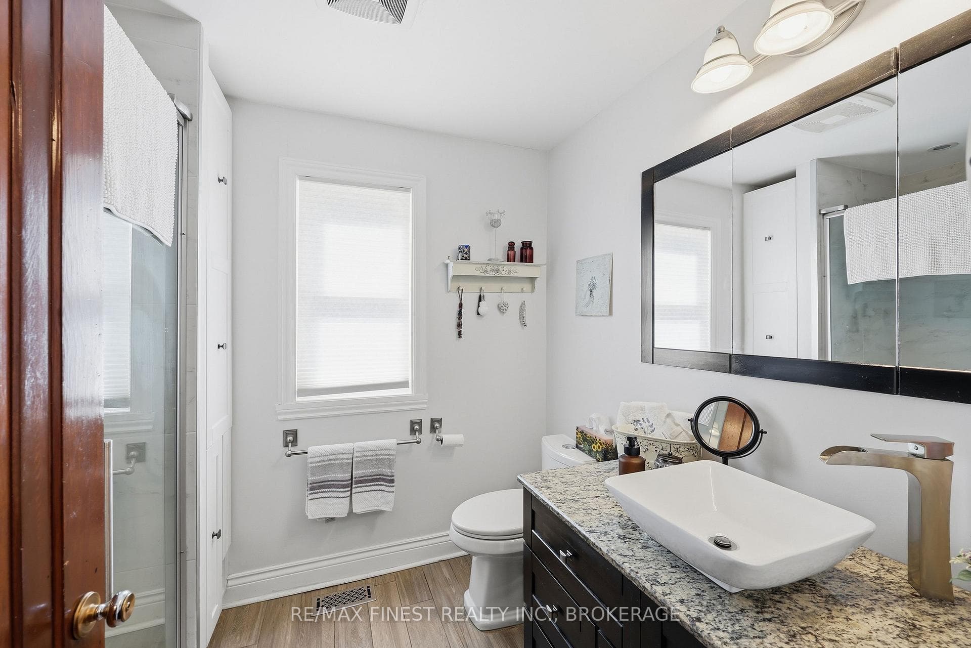 316 Glengarry Road photo 38