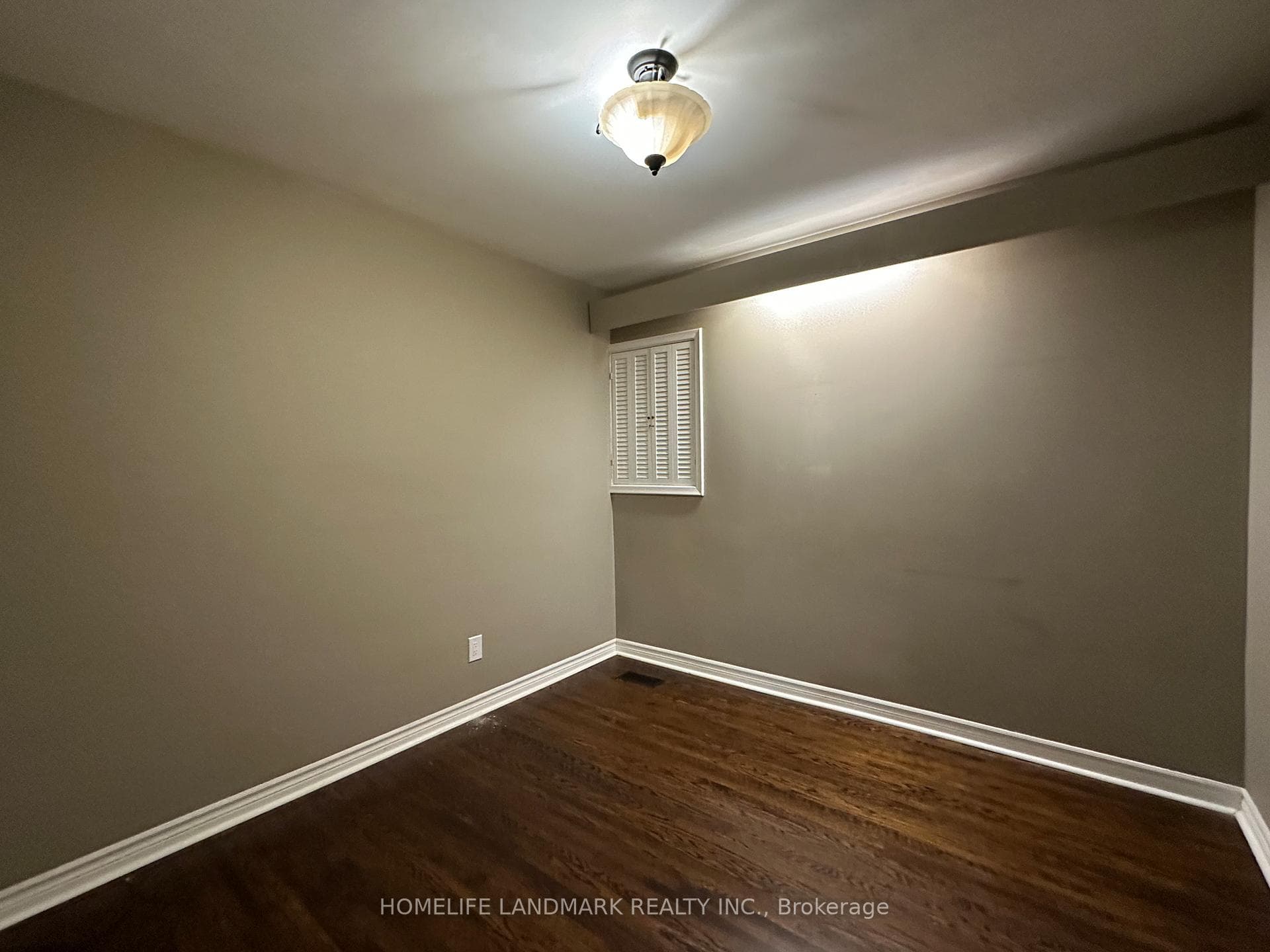 28 Landfair Crescent photo 7