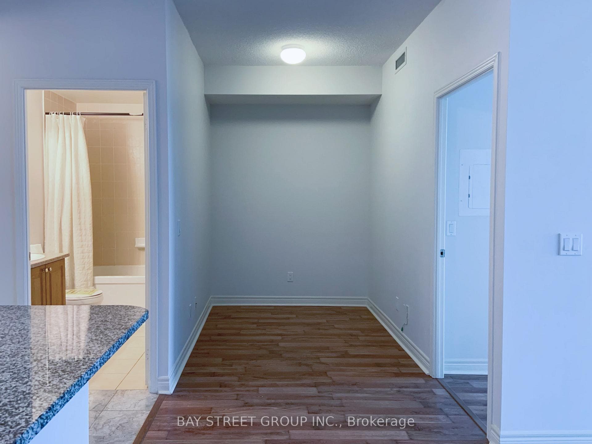 339 Rathburn Road Unit 1610 photo 10