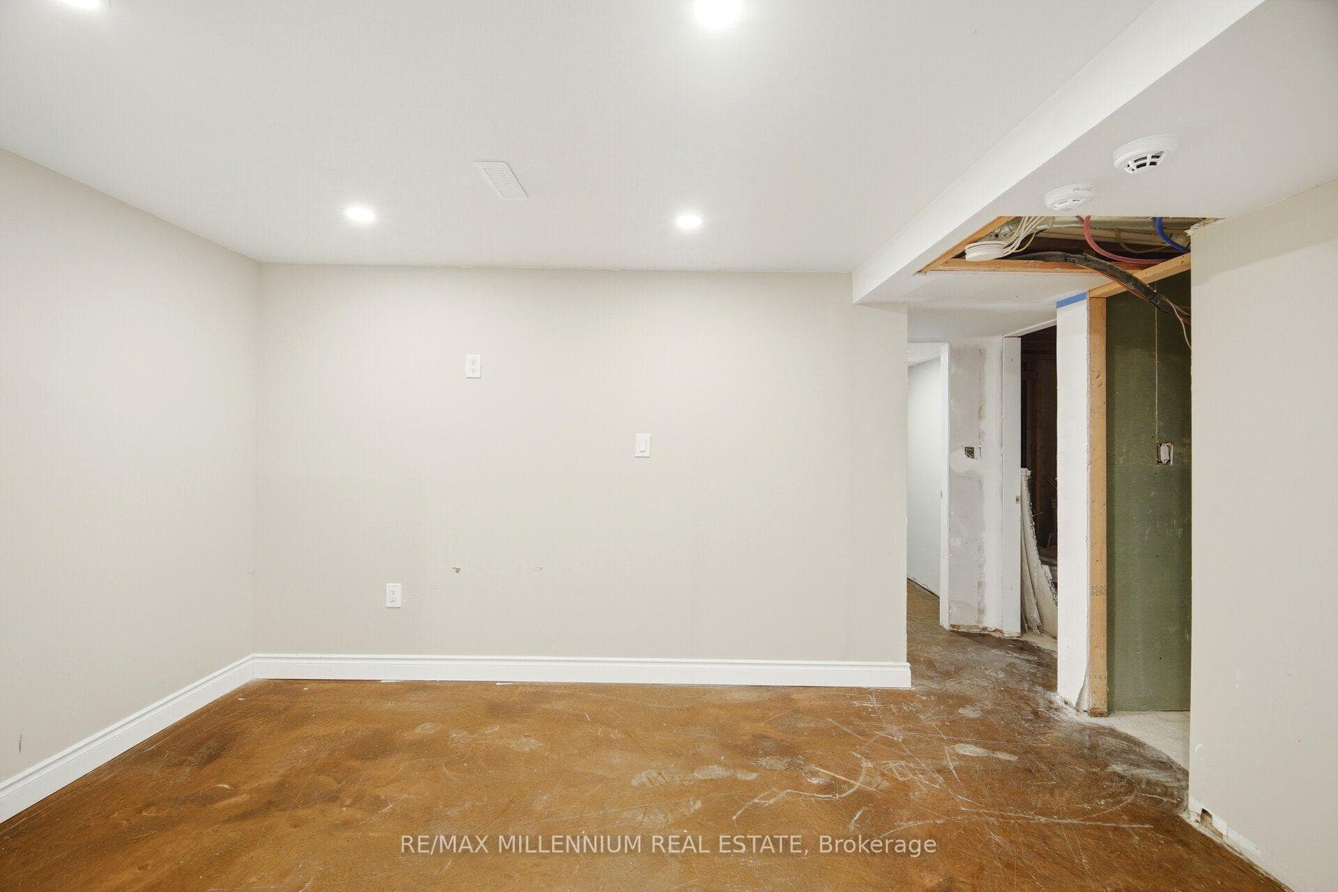 16 Brenda Boulevard photo 42