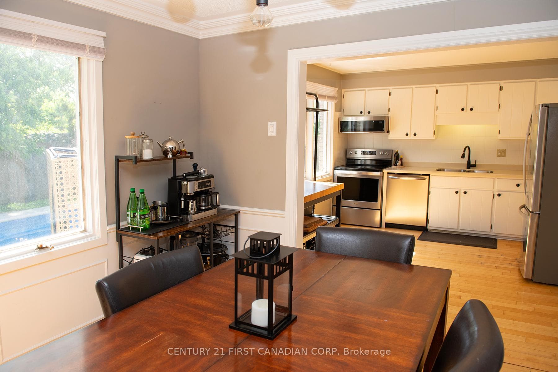 66 PINEGROVE Crescent photo 9