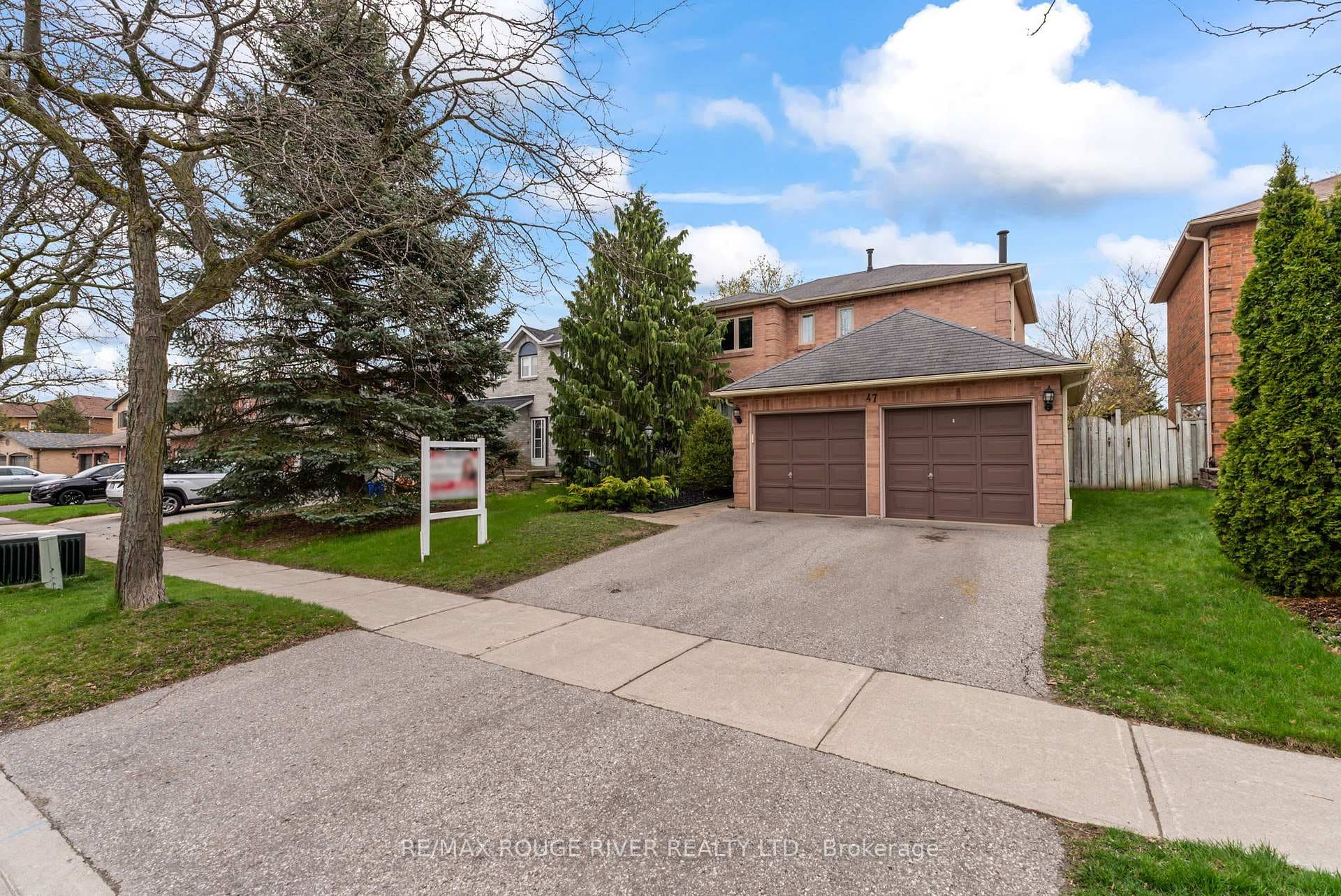 47 Willowbrook Drive photo 1