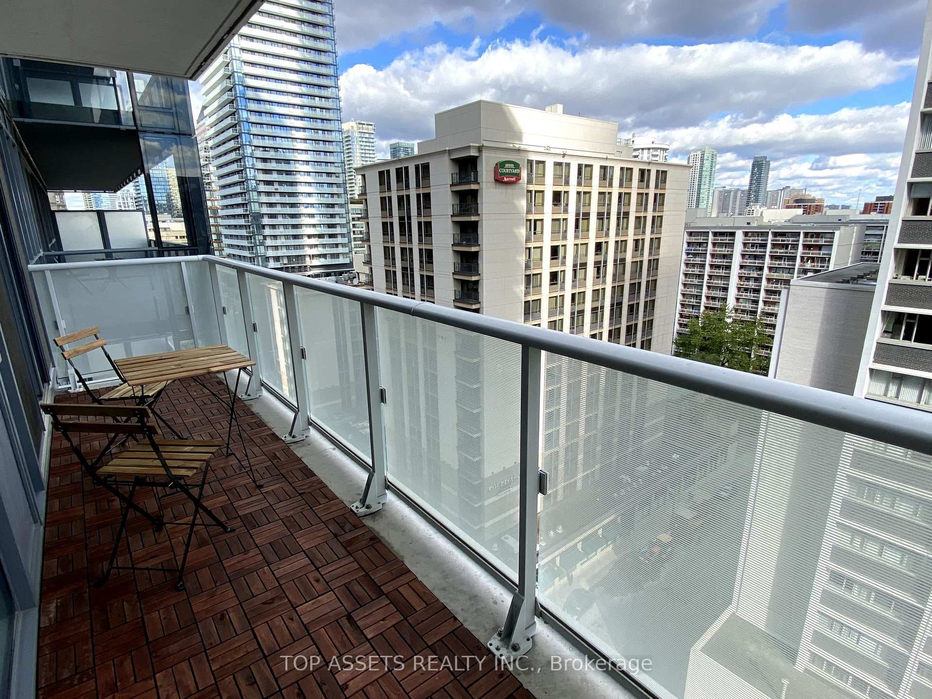 7 Grenville Street Unit 1707 photo 13