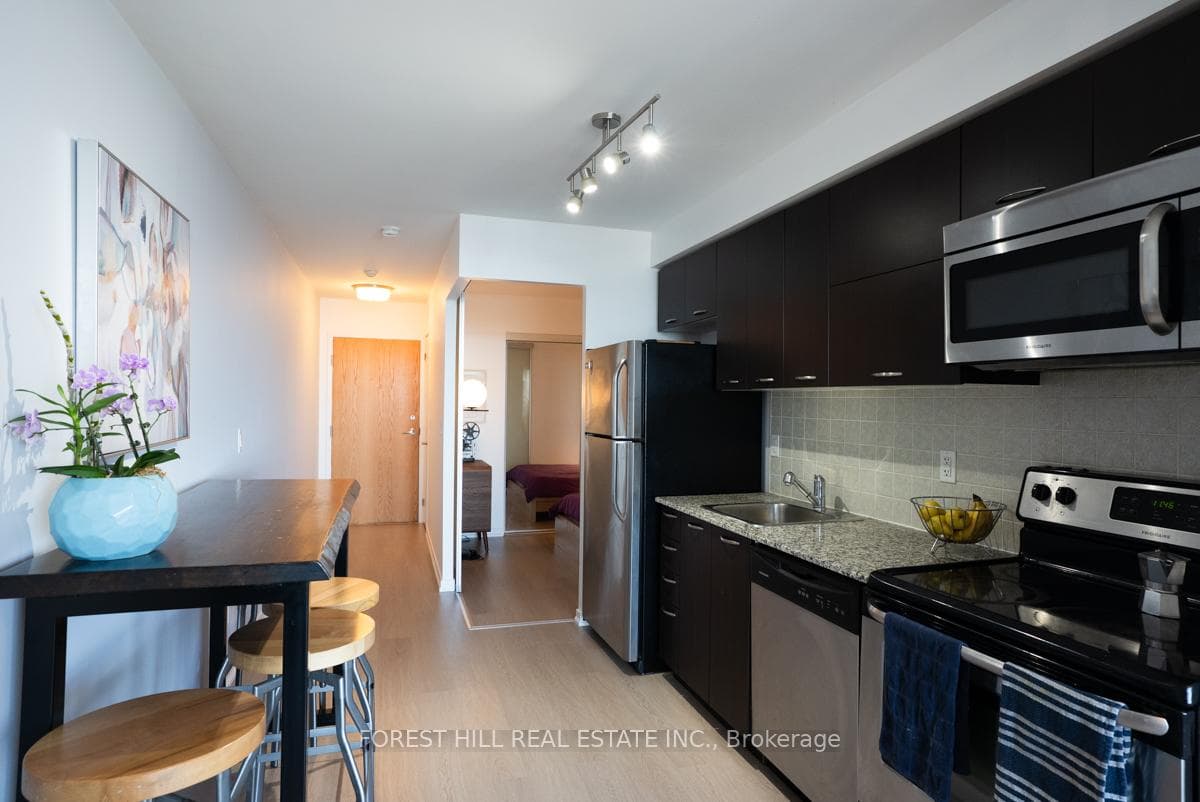 38 Joe Shuster Way Unit 1515 photo 6
