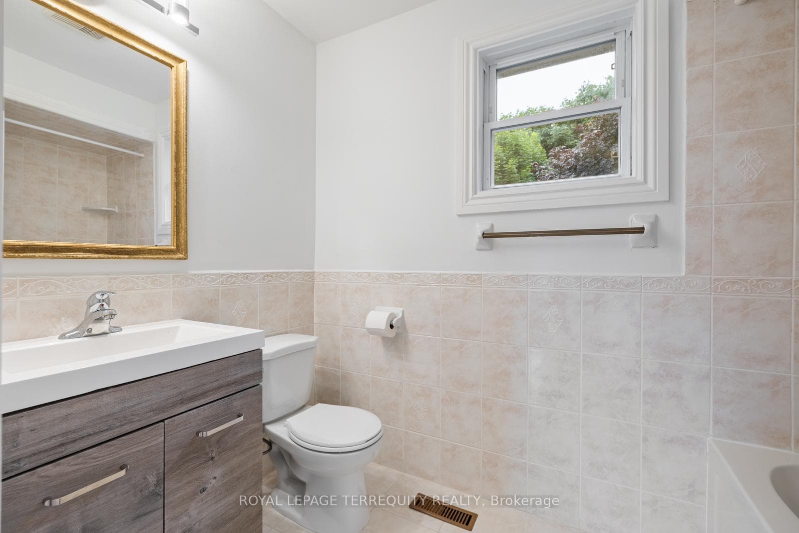 93 Waverley Road photo 19
