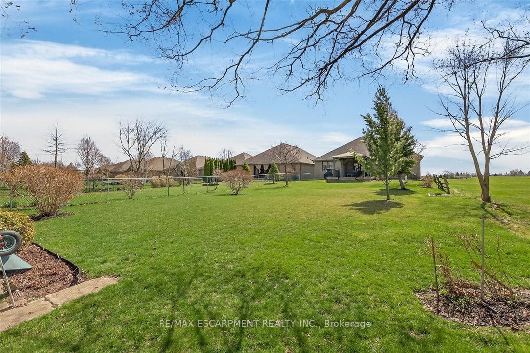 117 Willowdale Crescent photo 42