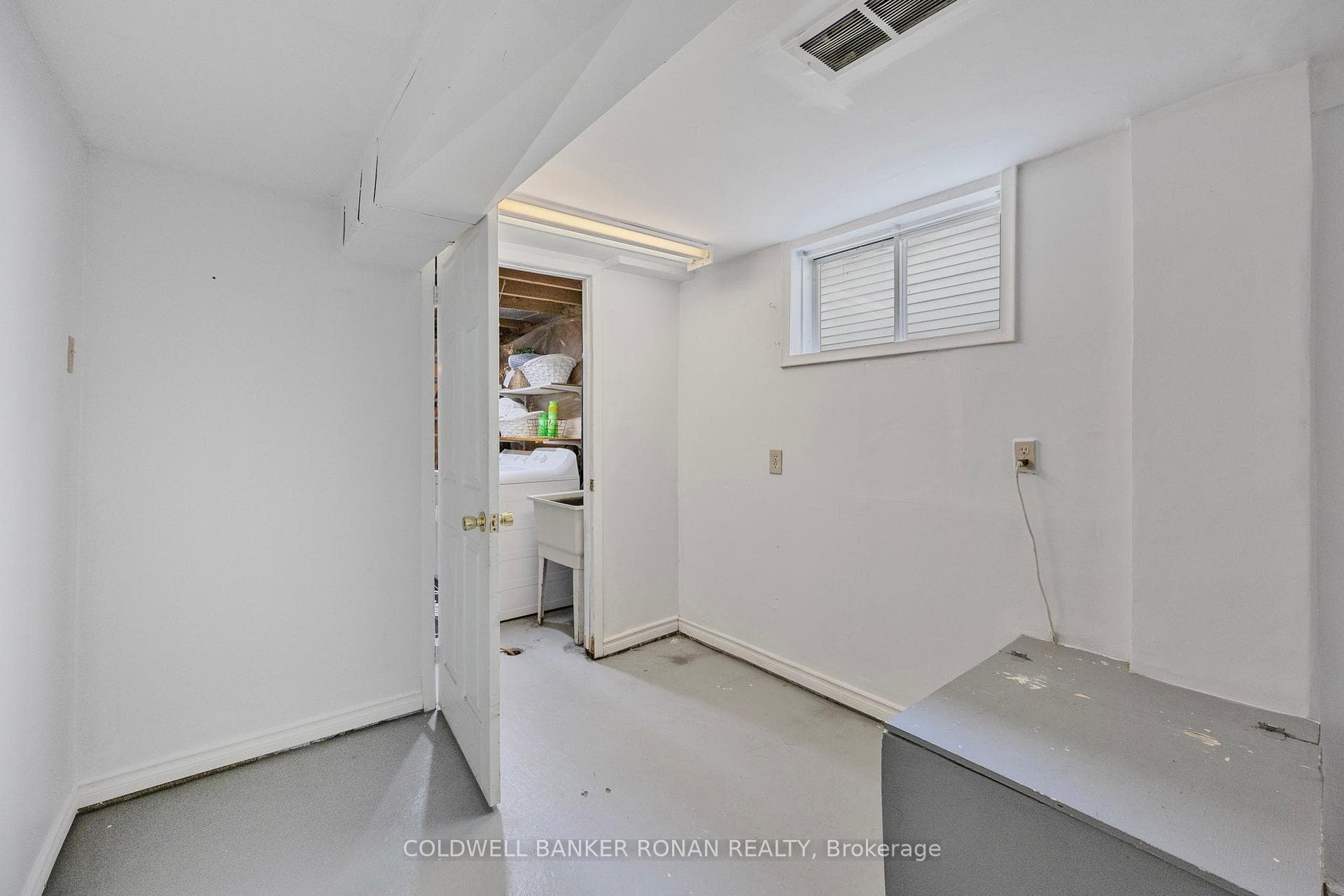 89 Hickling Trail photo 25