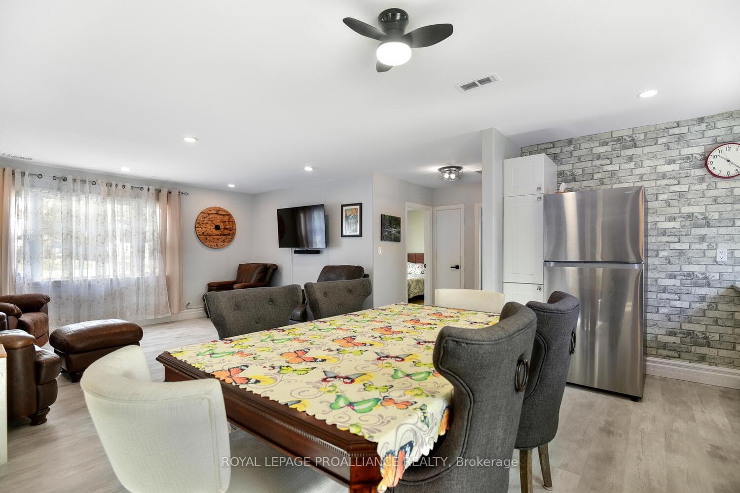 551 James Street photo 6