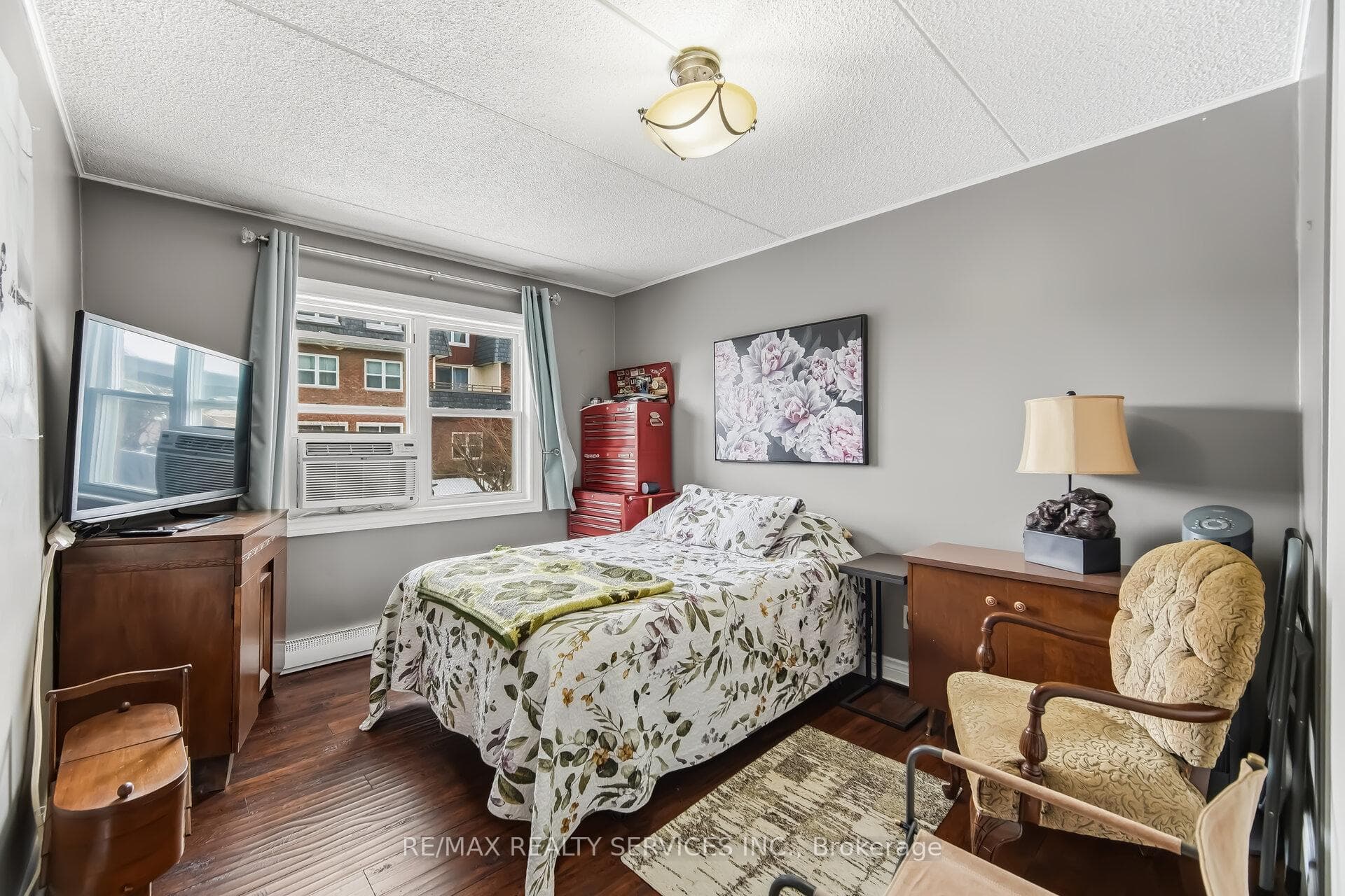 580 Mary Street Unit 105 photo 25