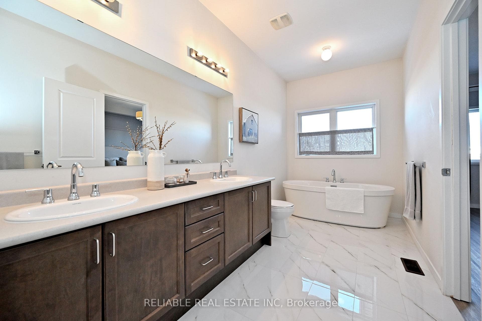 98 Elyse Court photo 11