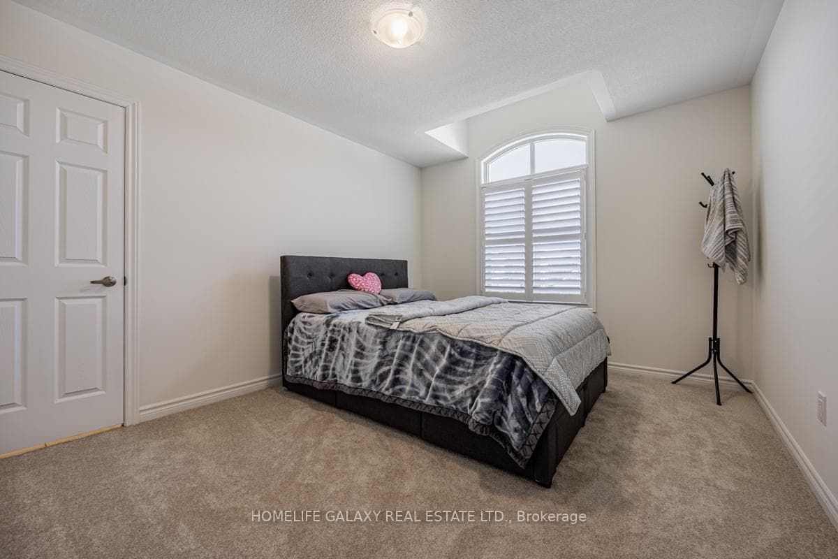 231 Fleetwood Drive photo 31