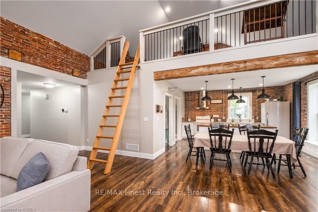 2255 MCINTYRE Road photo 10