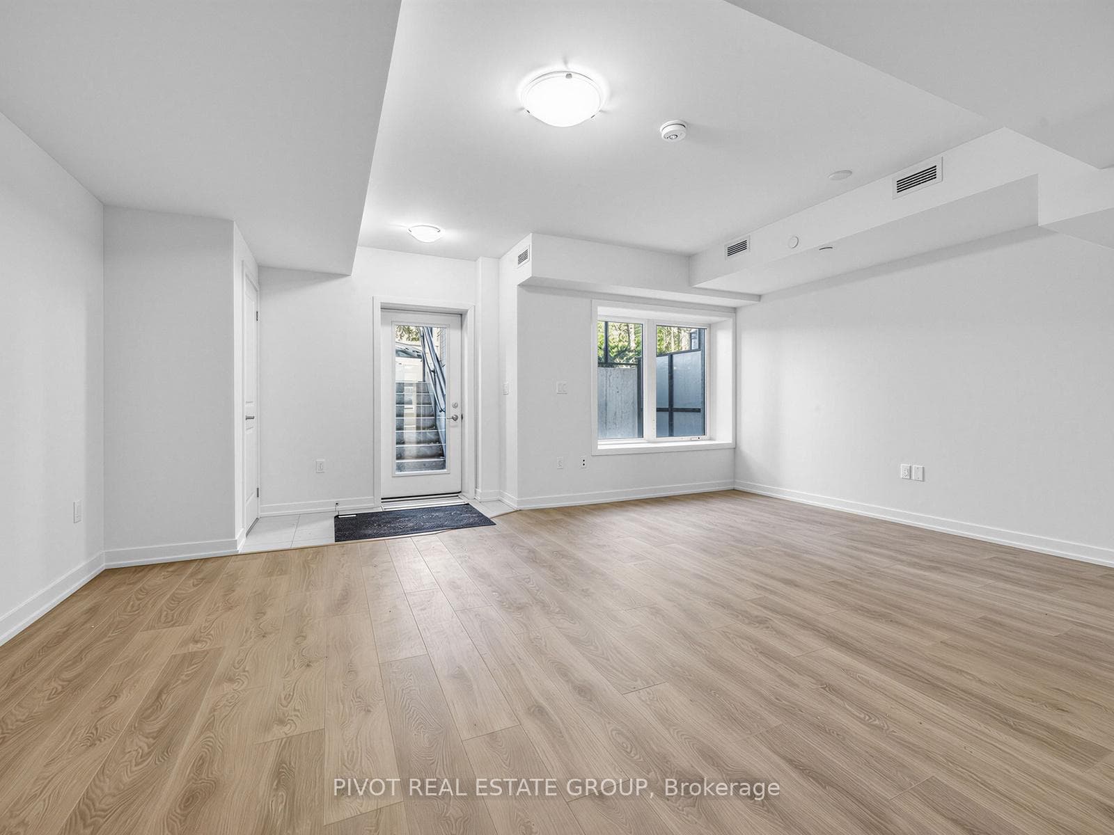 56 Elizabeth Street Unit 1104 photo 3