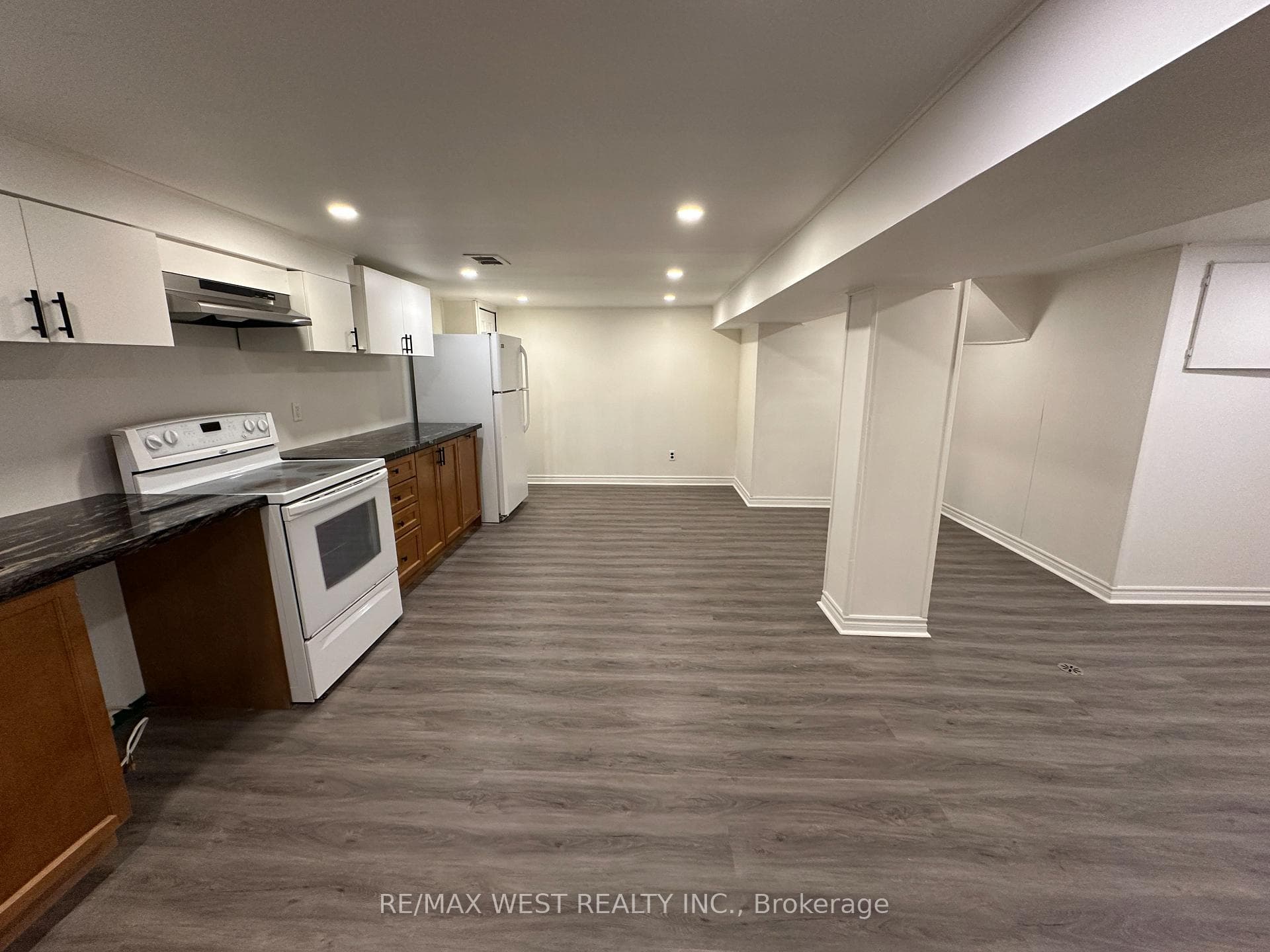 26 Walter Avenue Unit Lower photo 2
