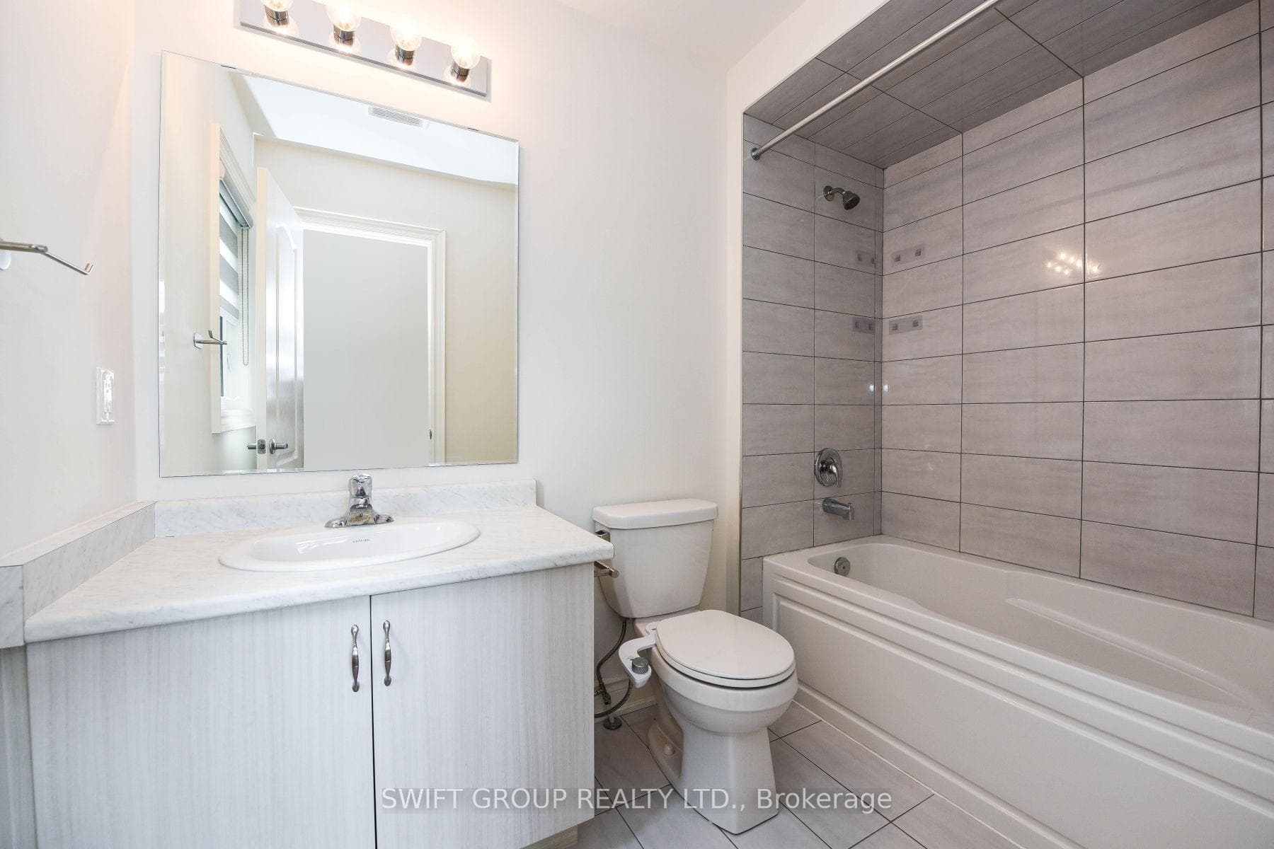 24 Dotchson Avenue Unit Upper photo 21