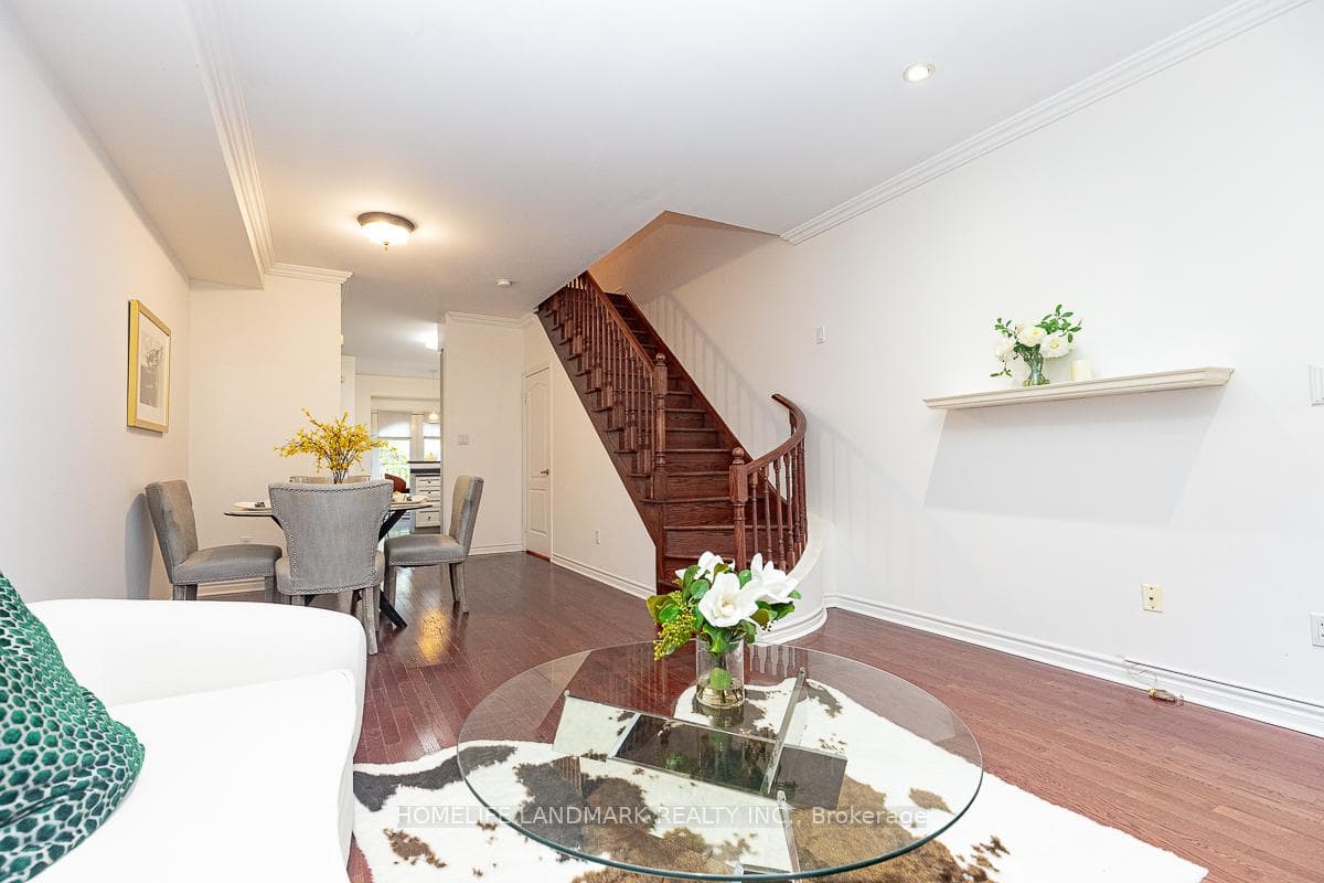 4 William Poole Way photo 18