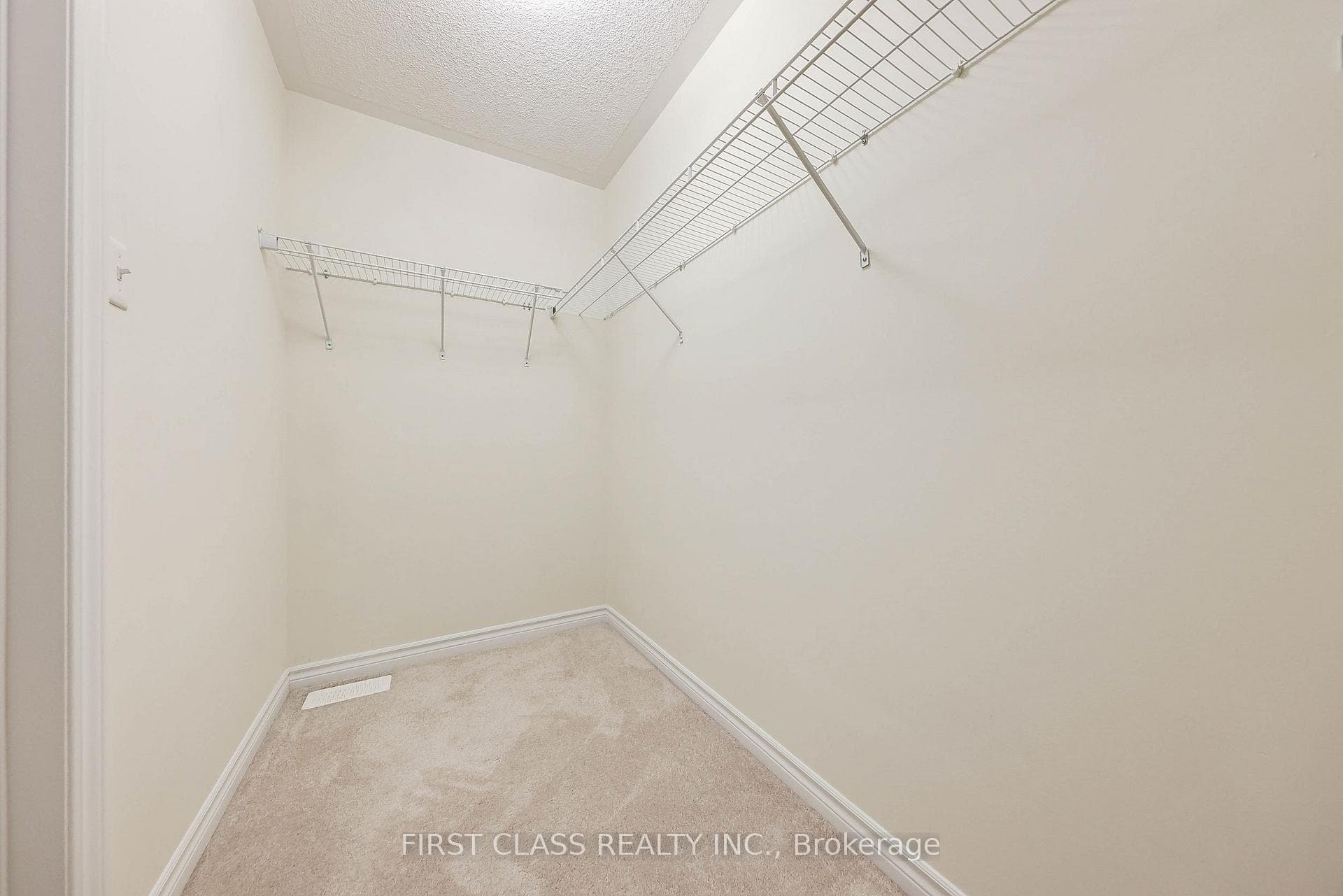 2 James Parrott Avenue photo 22