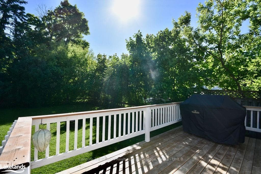 120 WESTMOUNT Drive photo 31