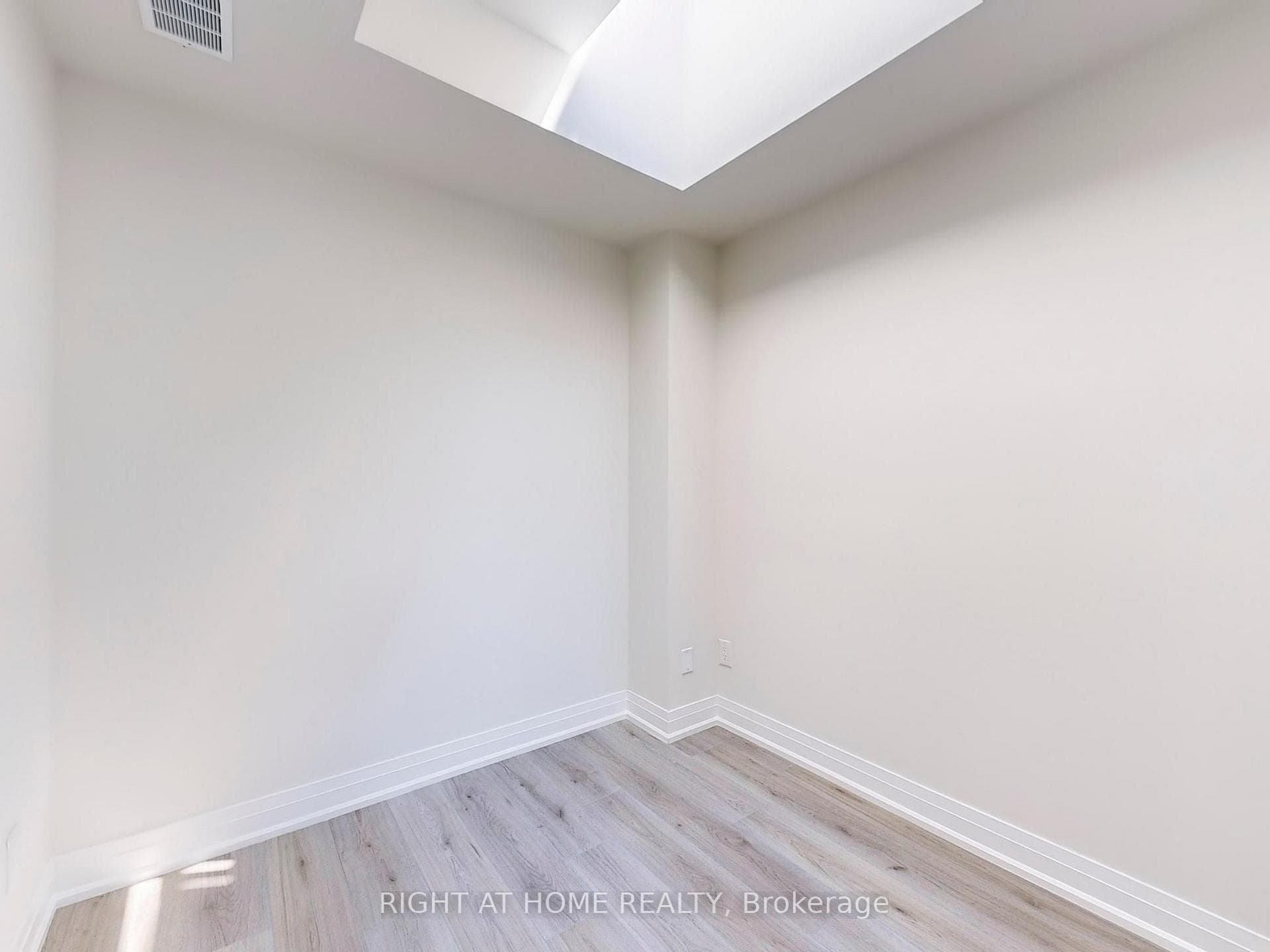 851 Sheppard Avenue Unit 30 photo 23