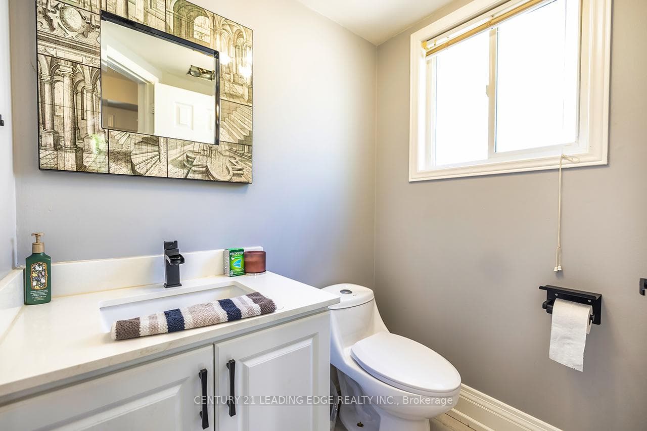 15 Warren Bradley Street photo 26
