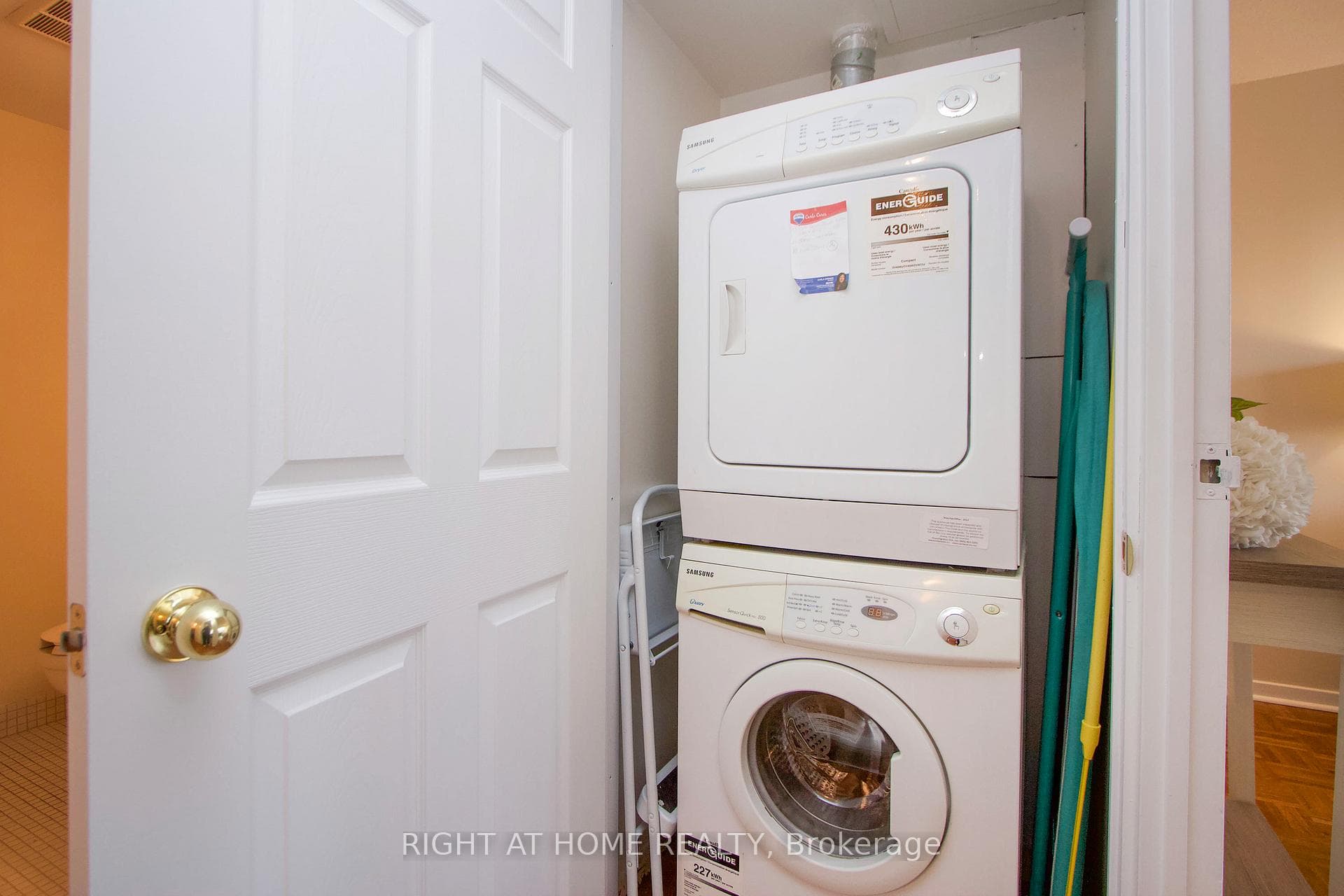 Ensuite Laundry