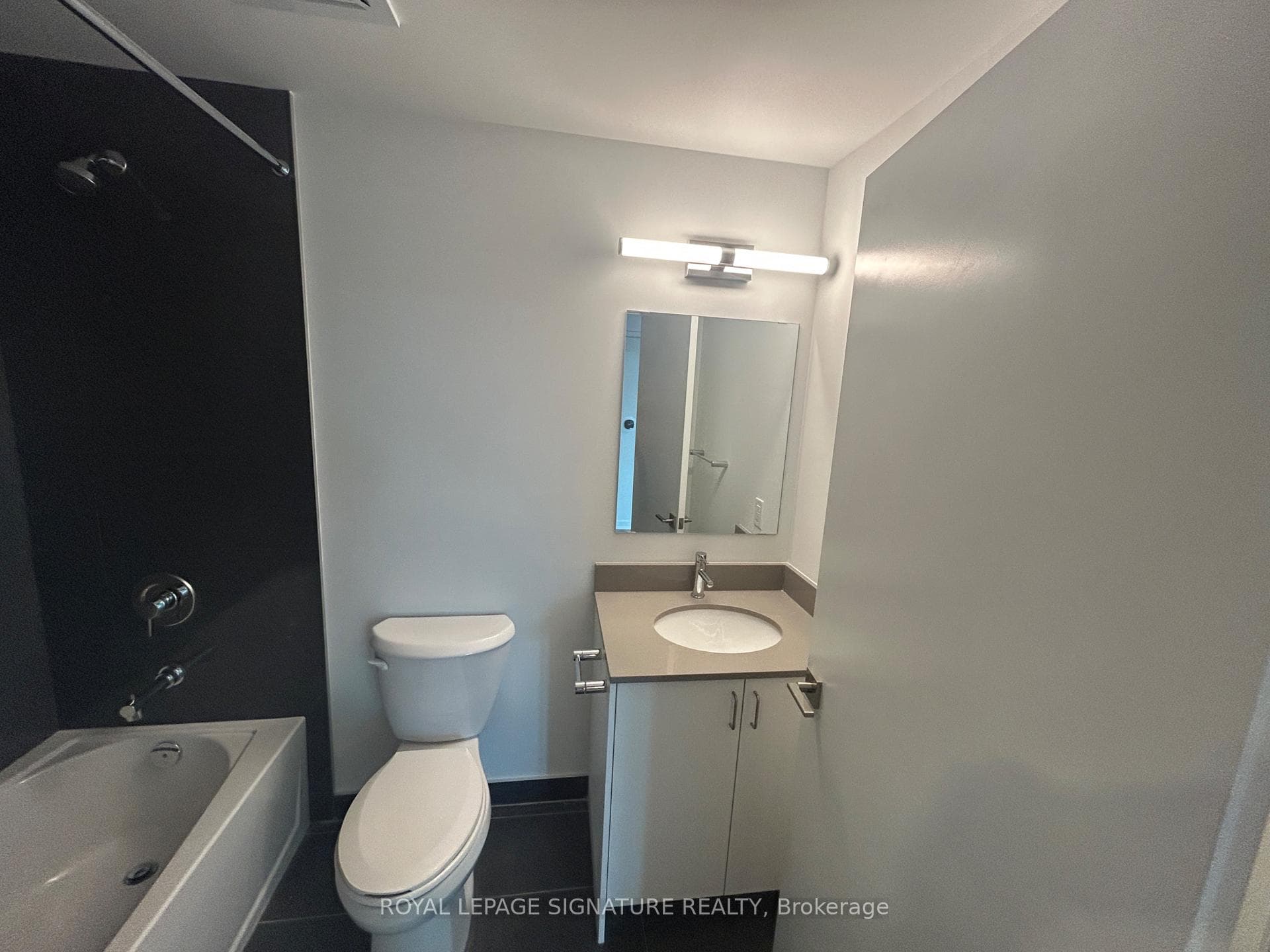 223 Princess Street Unit 413 photo 15