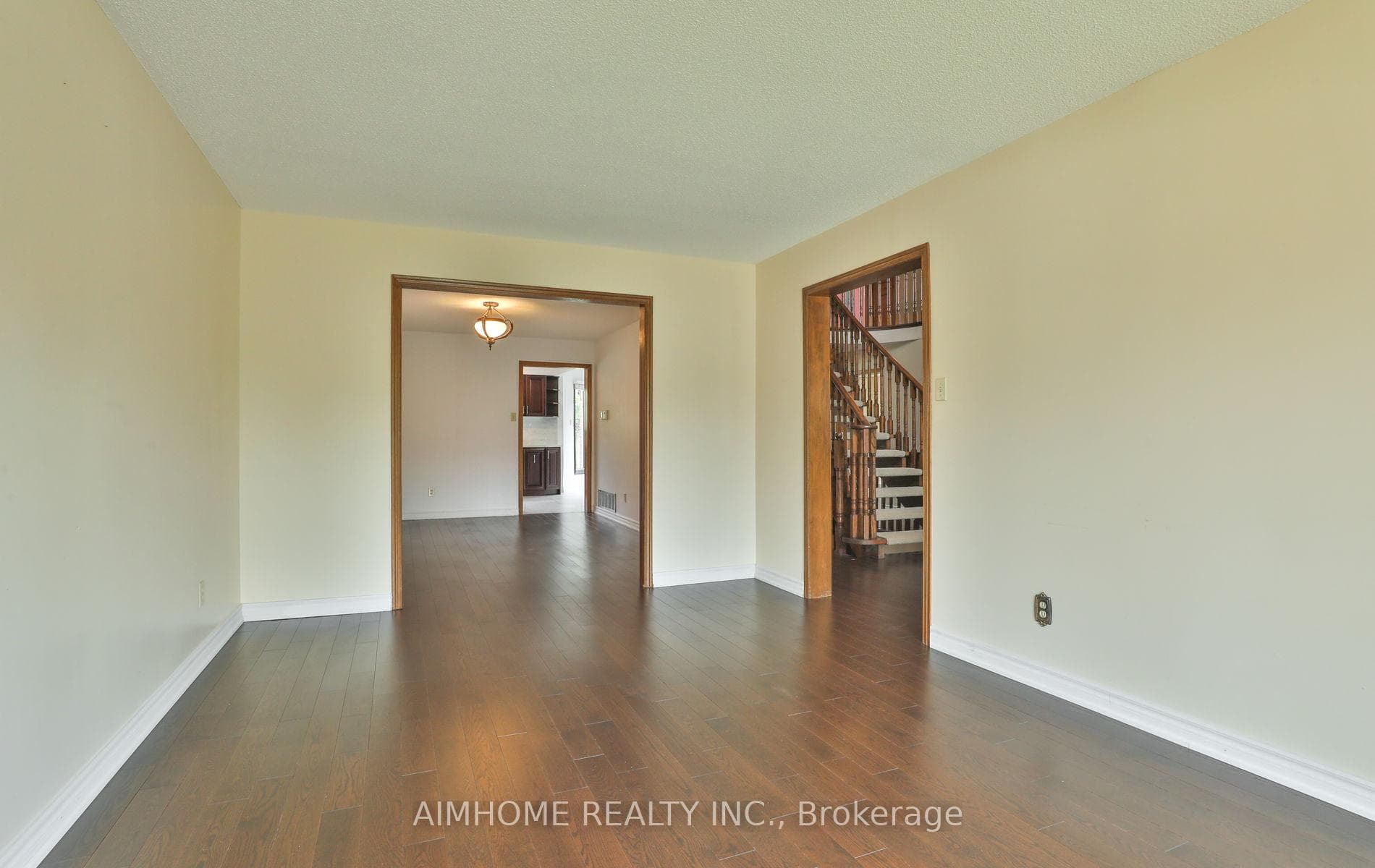 1339 Windrush Drive photo 5