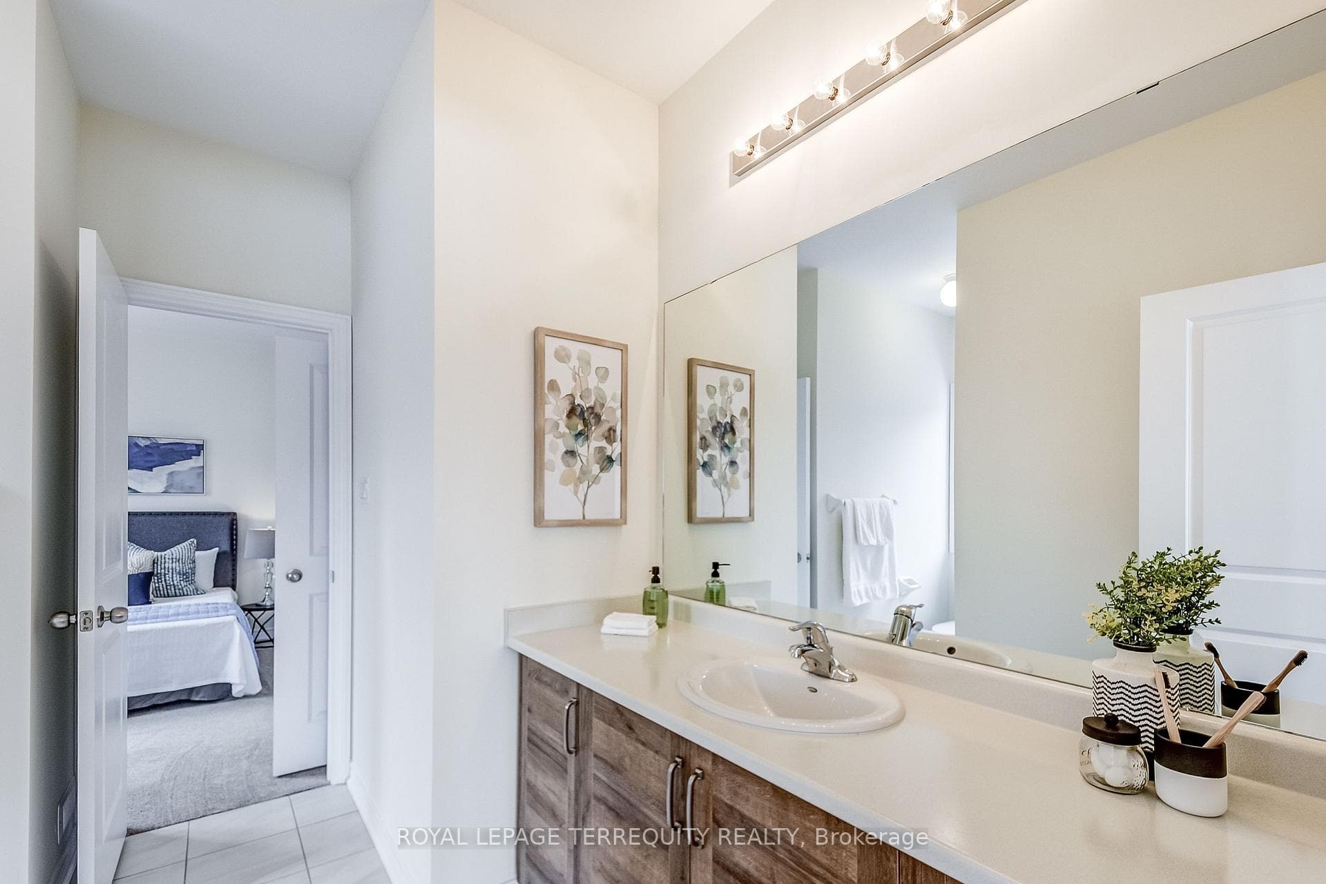217 Yakefarm Boulevard photo 18
